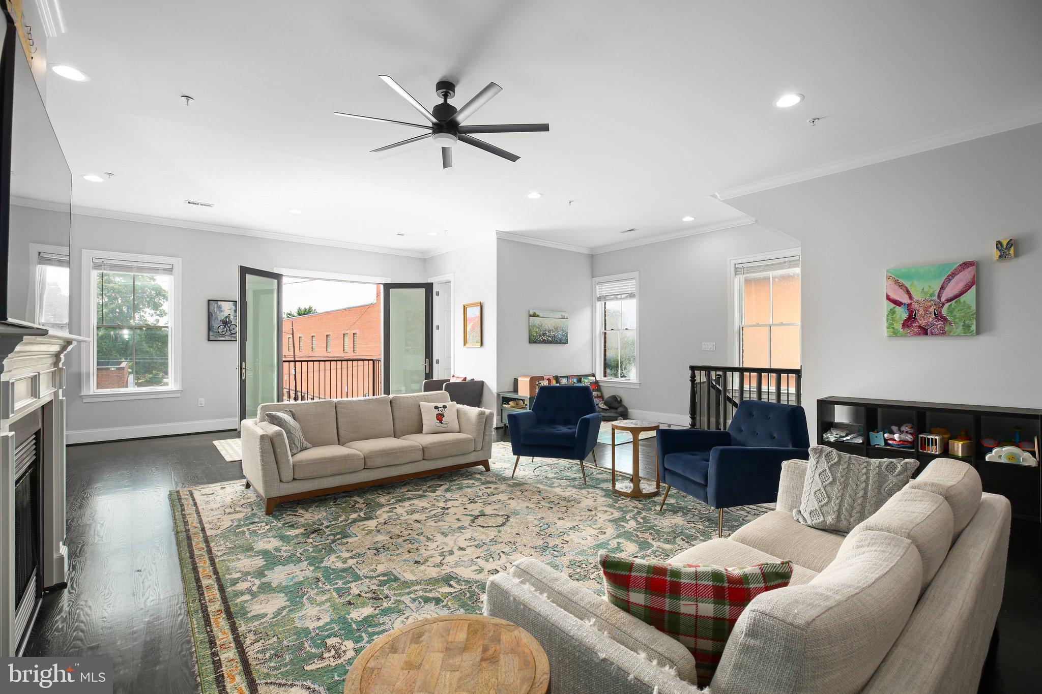 AMELIA SQUARE - Residential