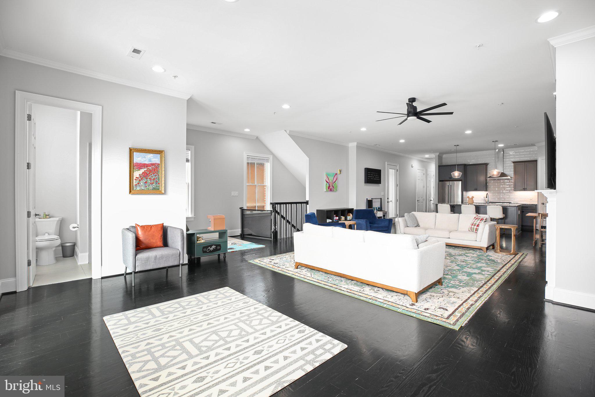 AMELIA SQUARE - Residential