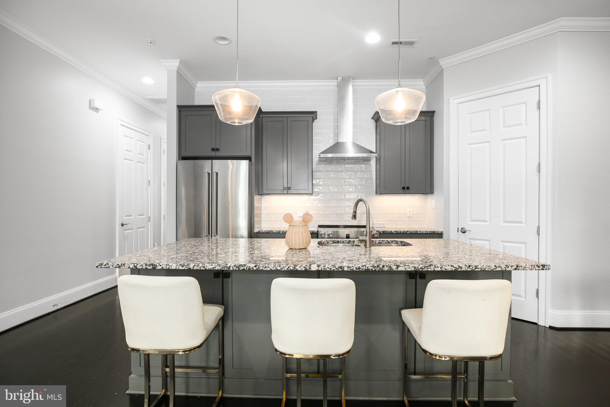 AMELIA SQUARE - Residential