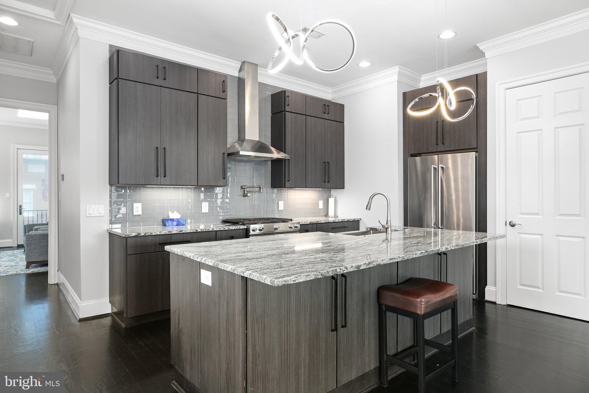 AMELIA SQUARE - Residential