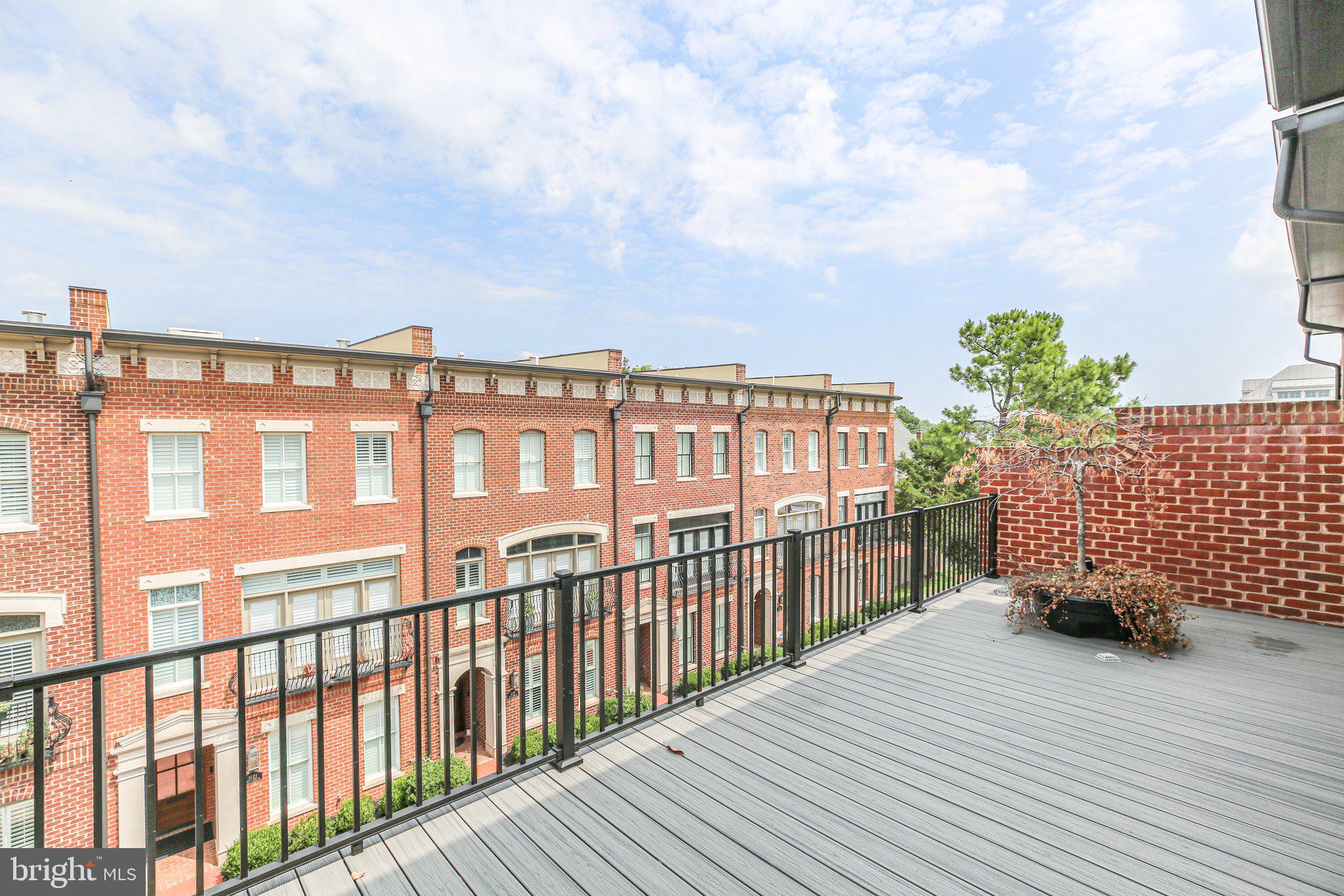 AMELIA SQUARE - Residential