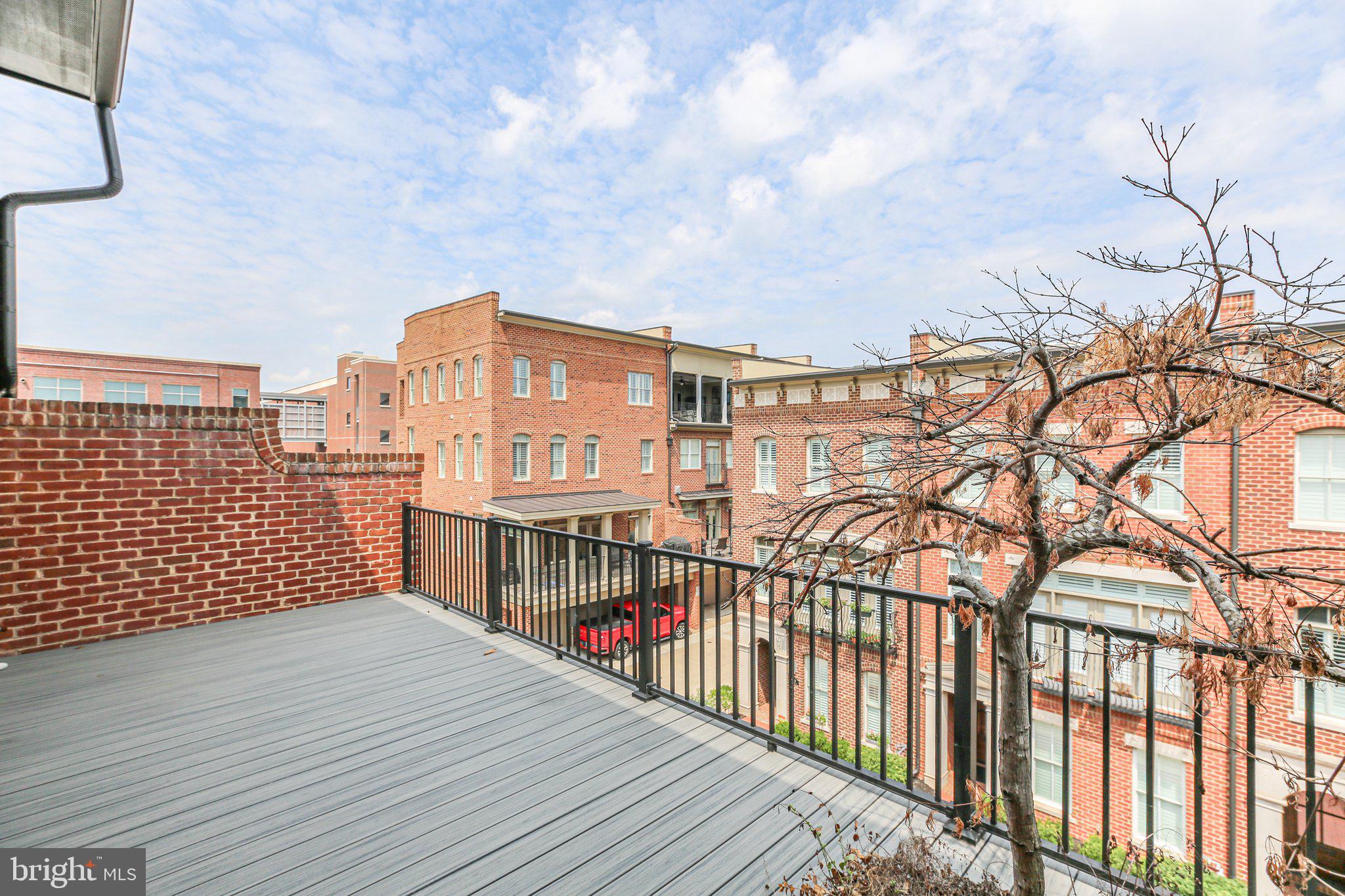 AMELIA SQUARE - Residential