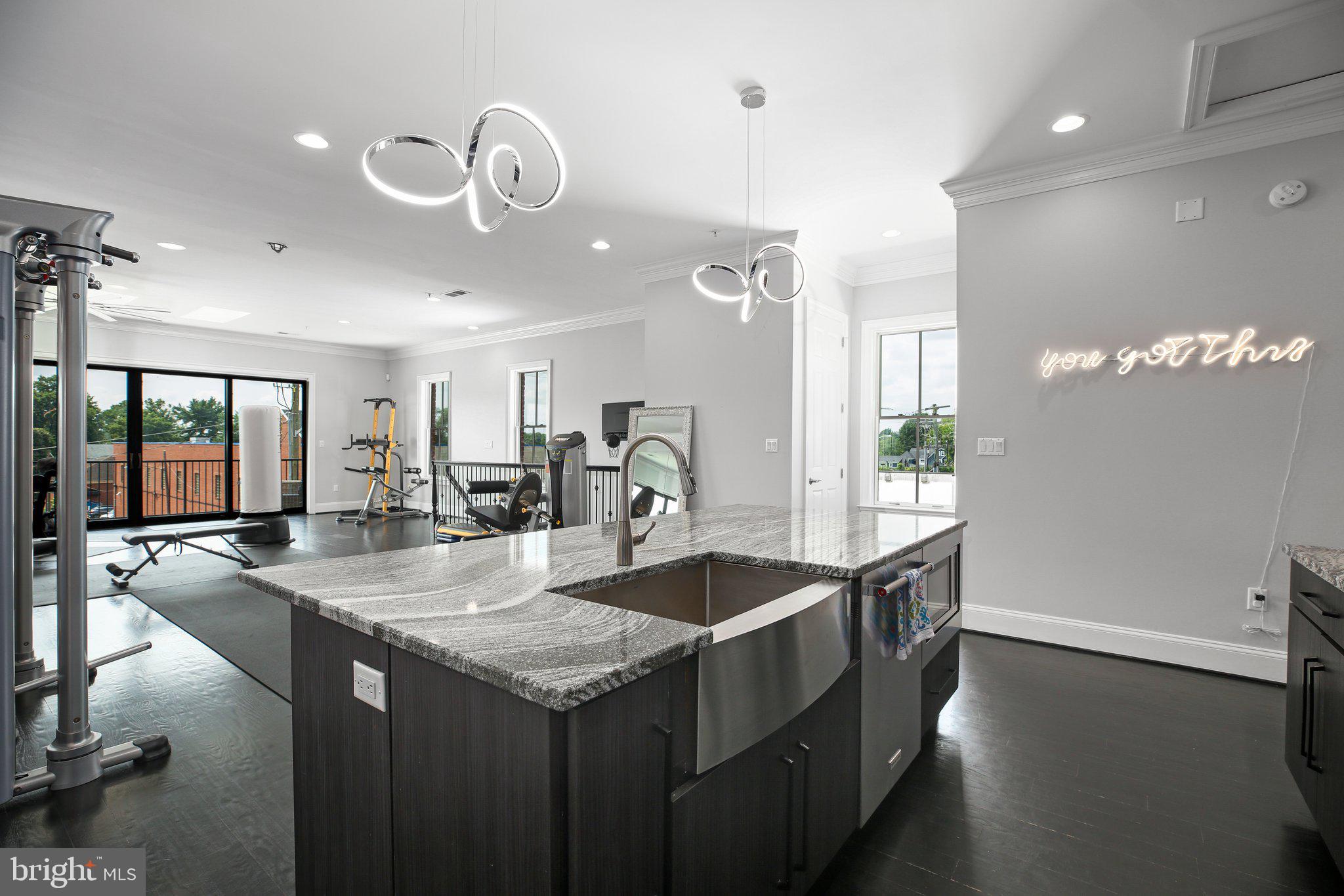 AMELIA SQUARE - Residential