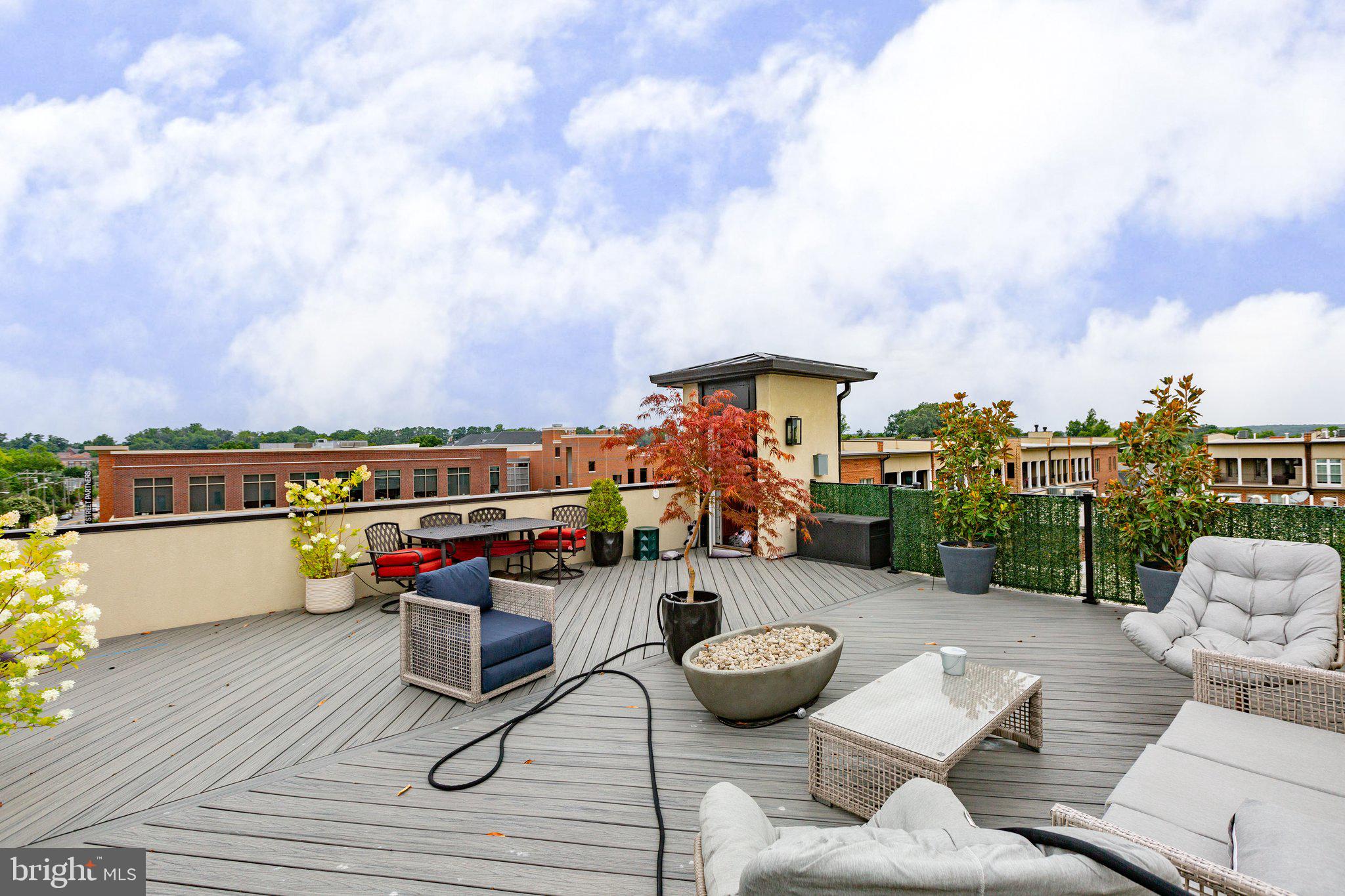 AMELIA SQUARE - Residential