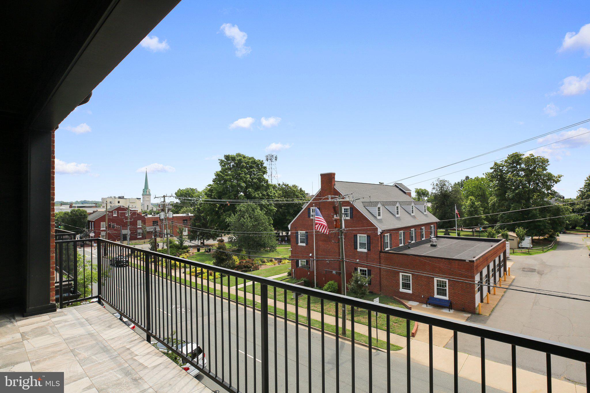 AMELIA SQUARE - Residential