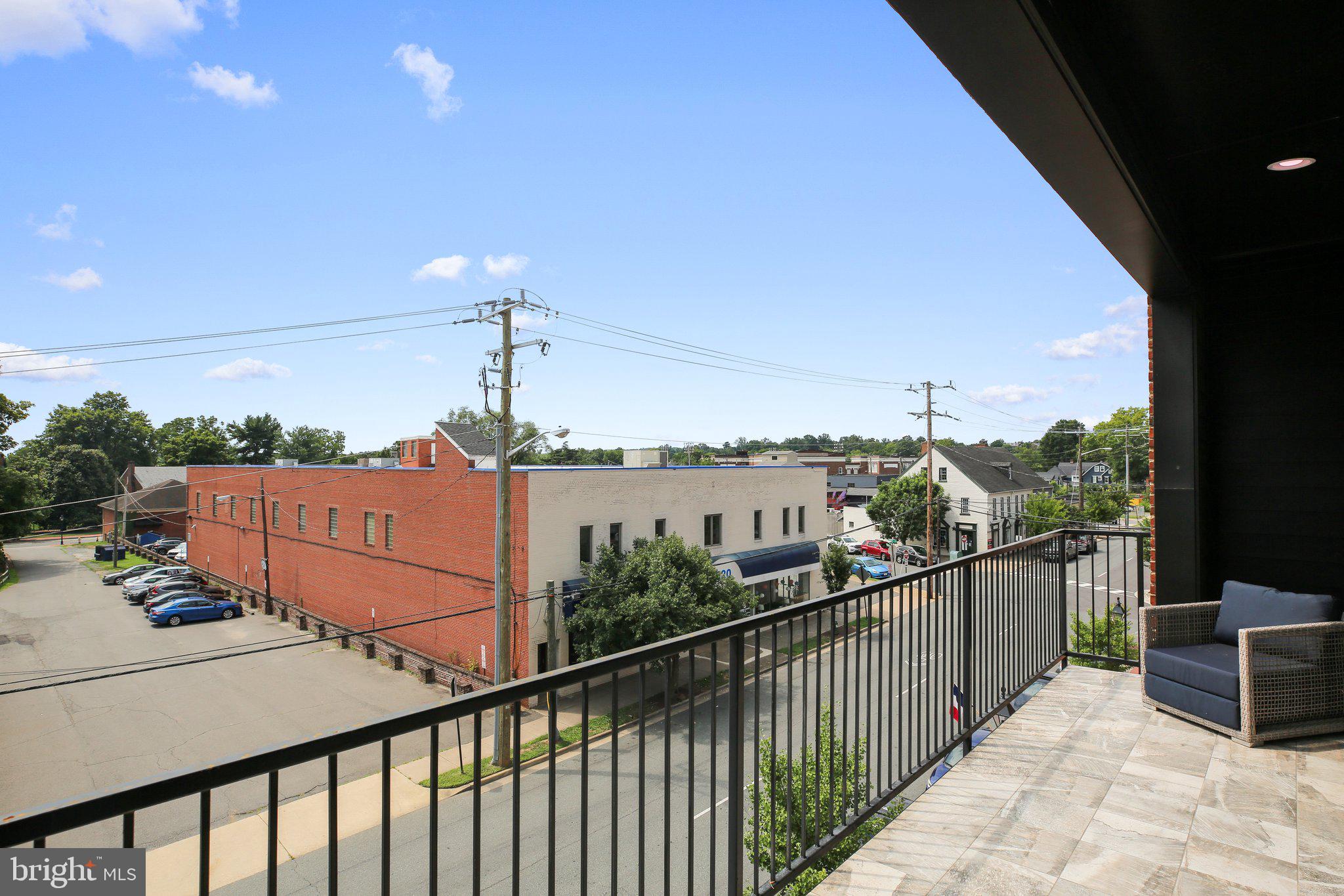 AMELIA SQUARE - Residential