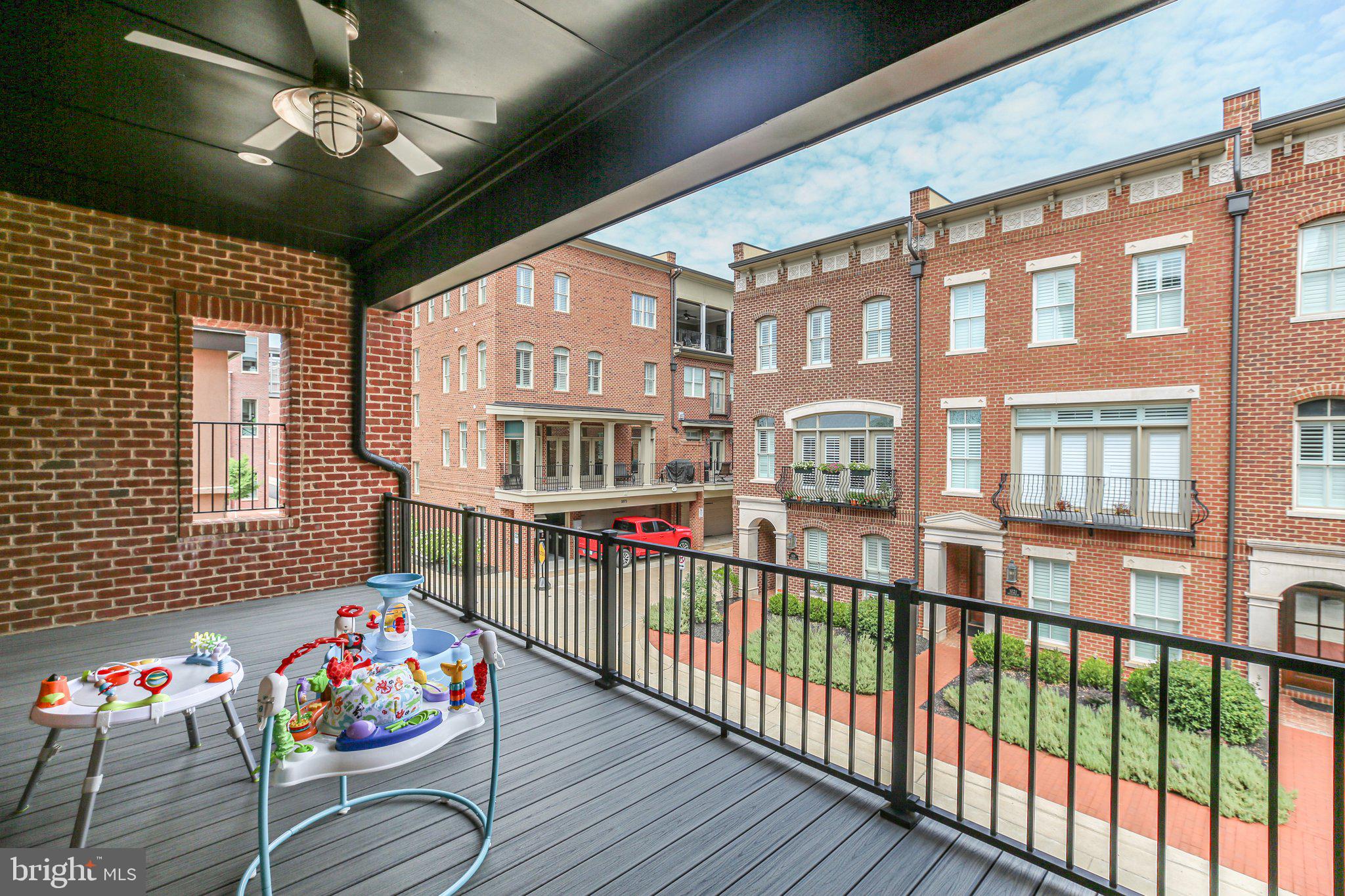 AMELIA SQUARE - Residential