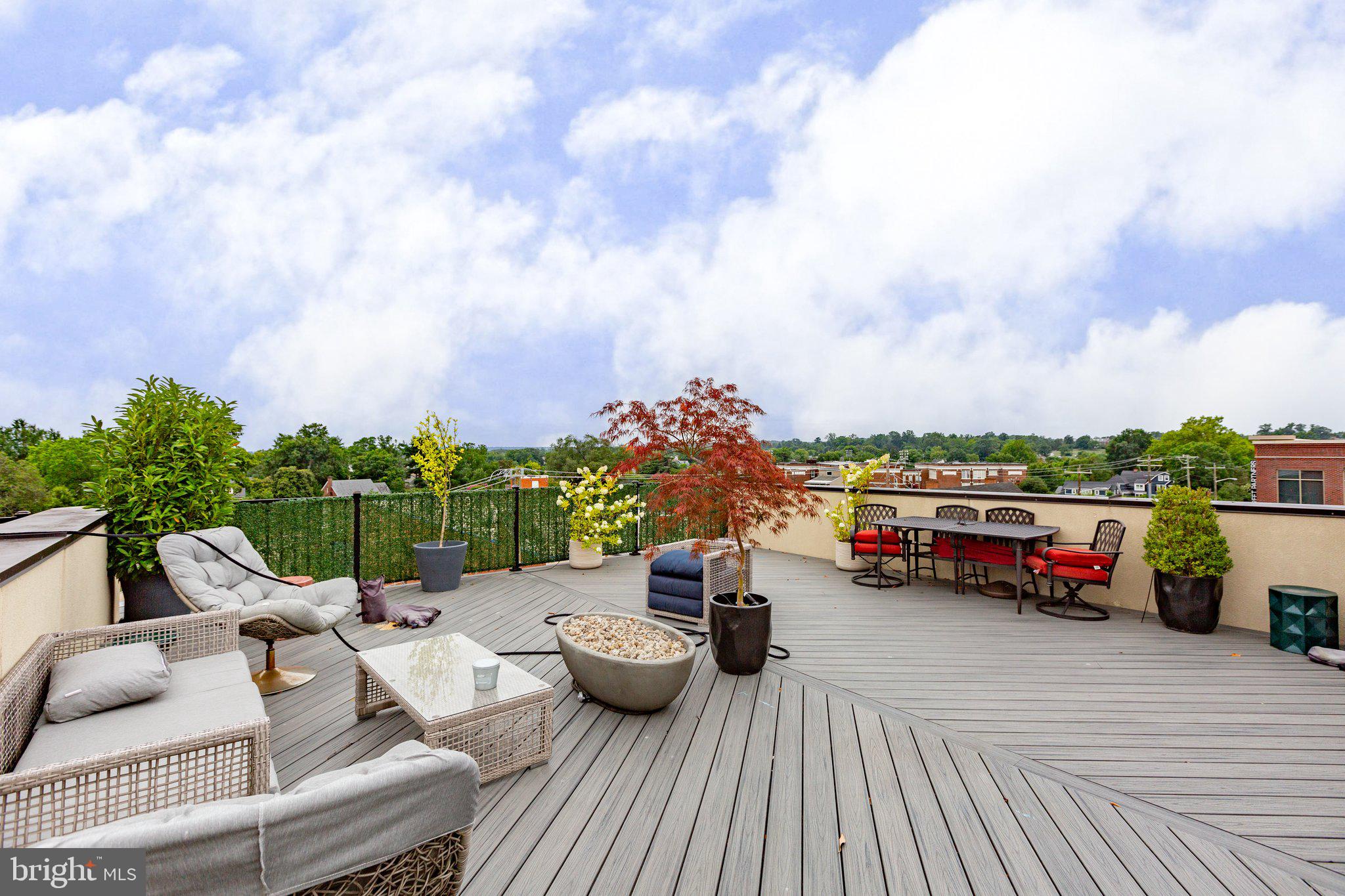 AMELIA SQUARE - Residential