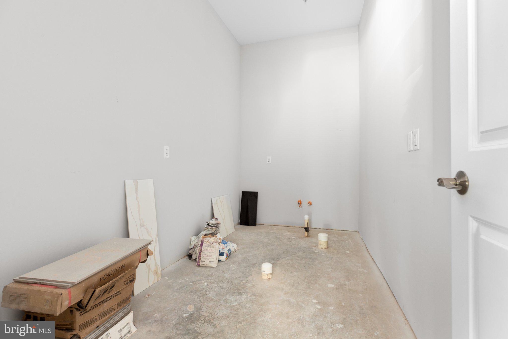 AMELIA SQUARE - Residential