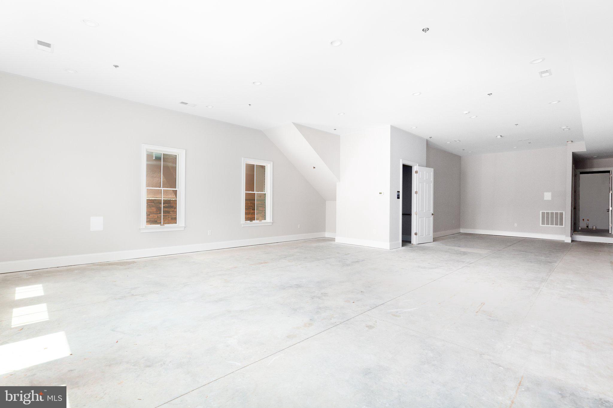 AMELIA SQUARE - Residential