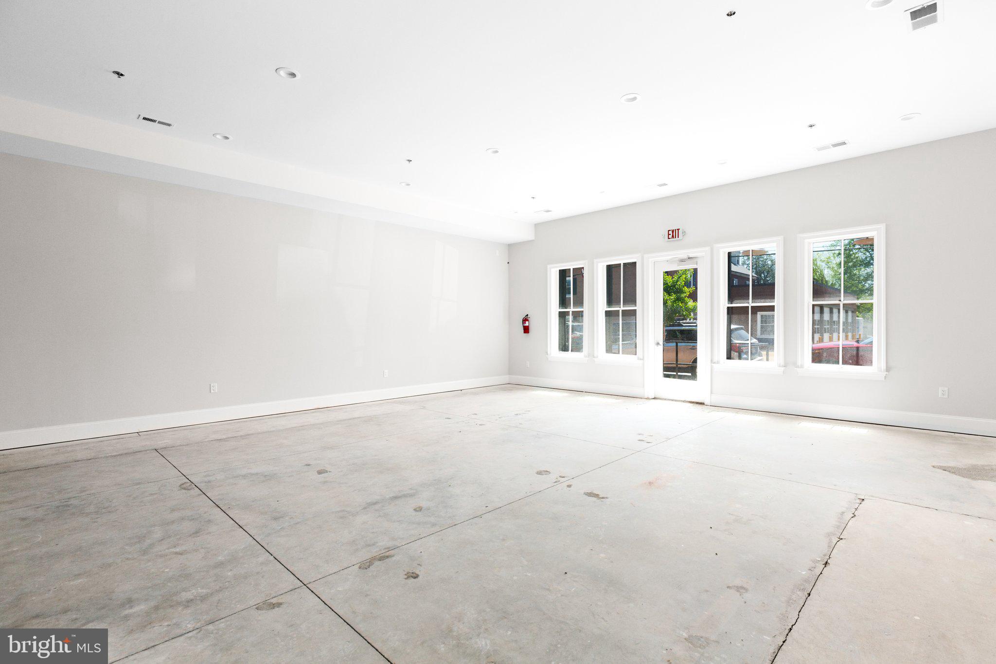 AMELIA SQUARE - Residential