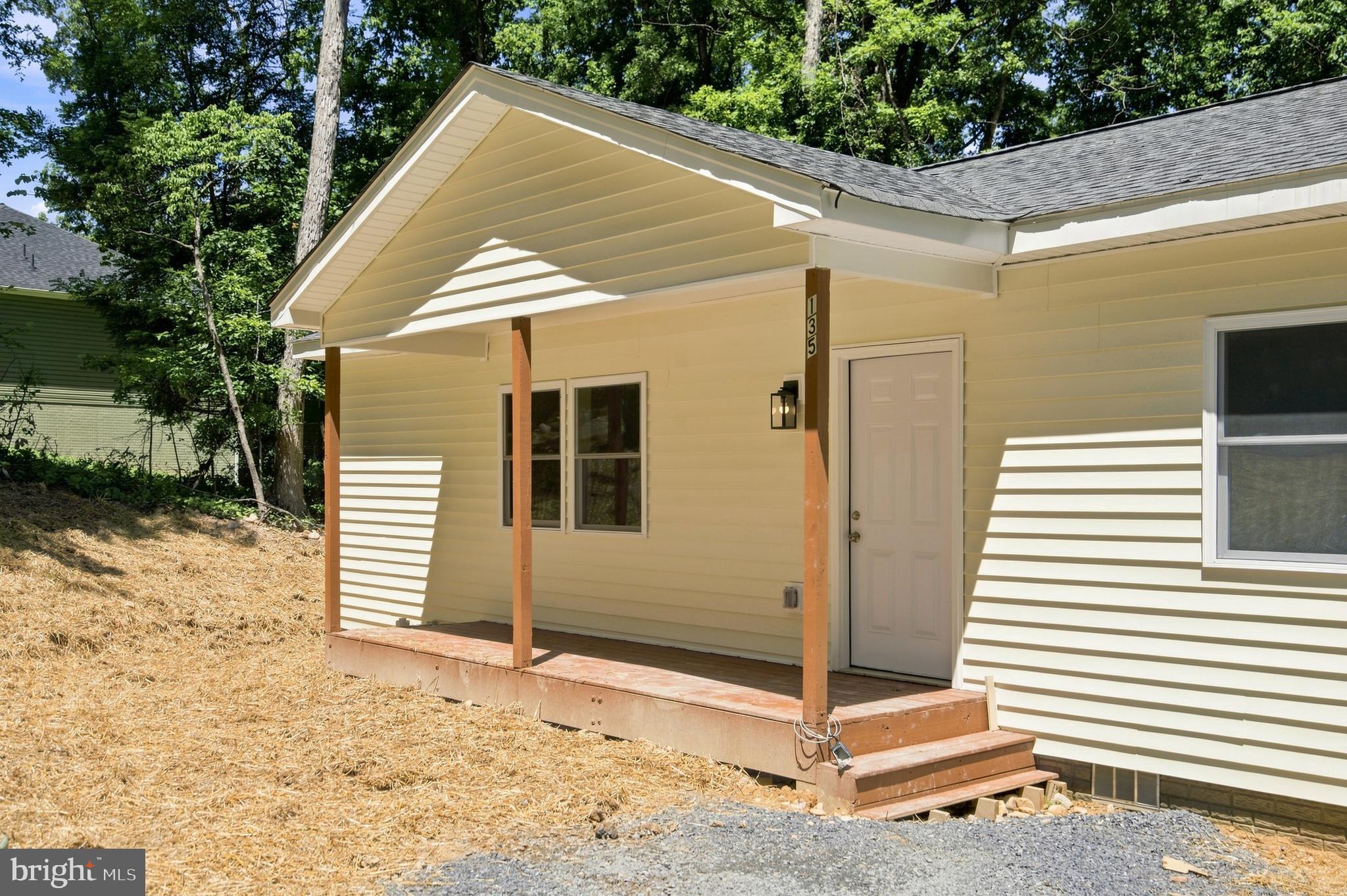 135 YARNELL COURT