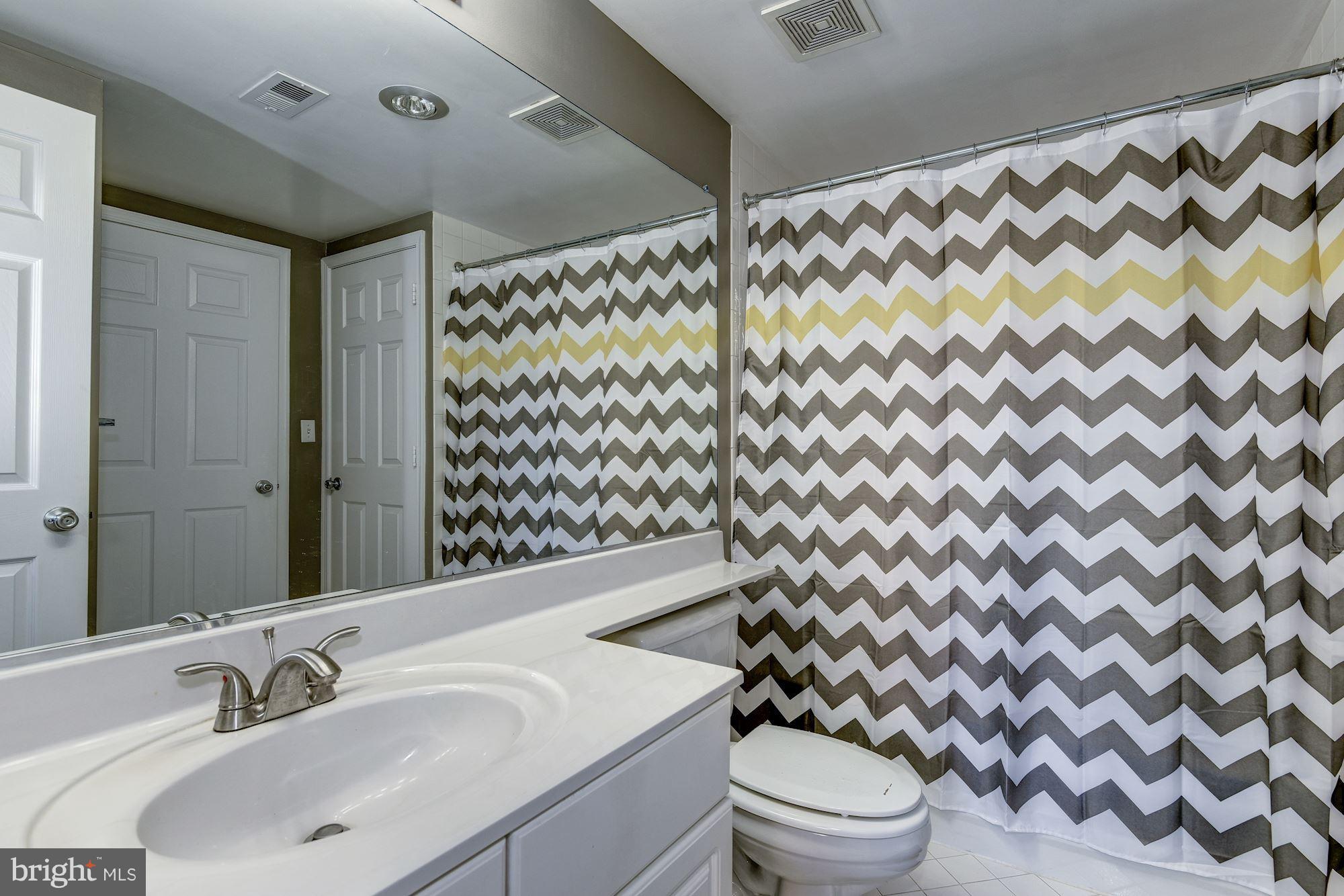 WINDSOR PLAZA - Residential