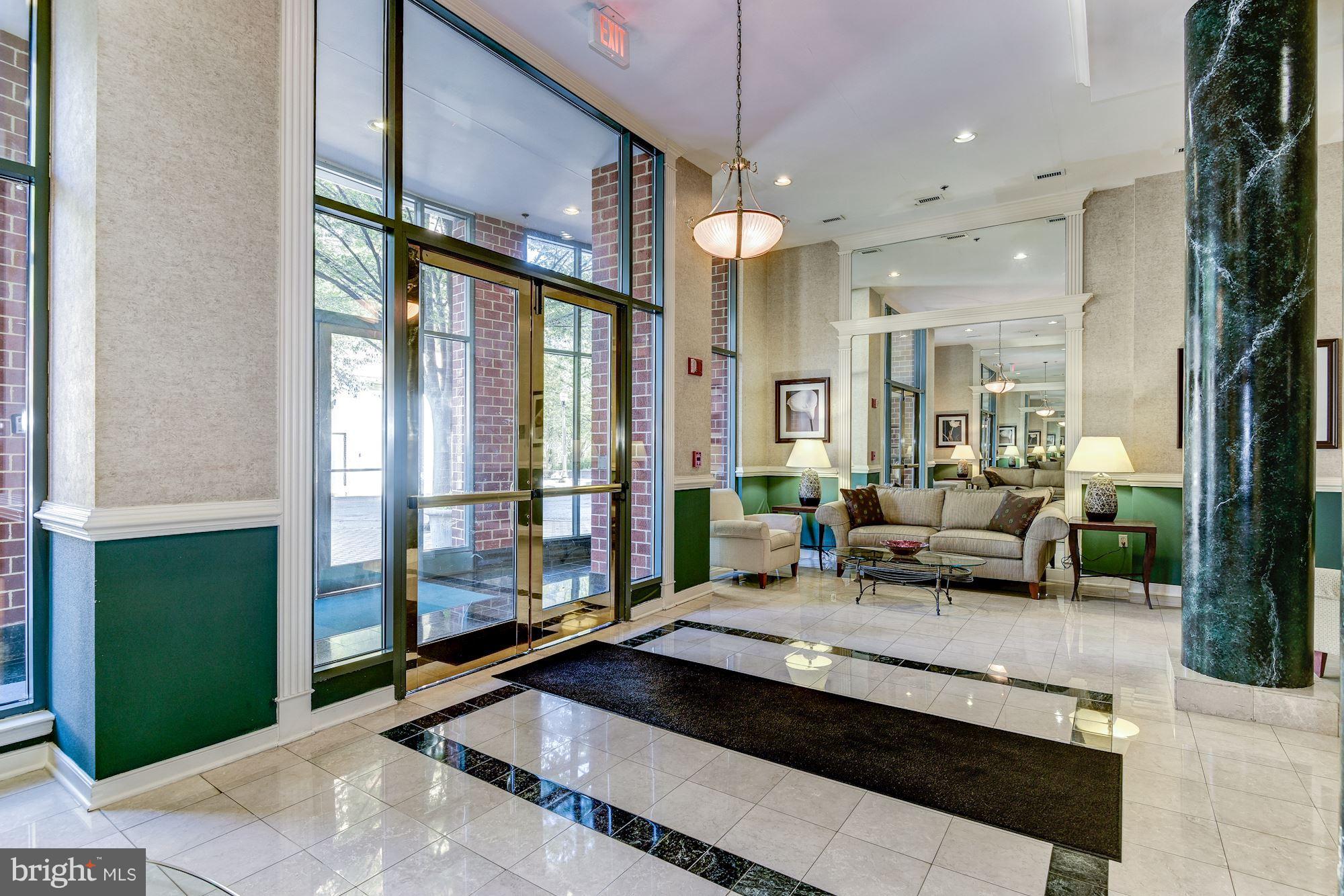 WINDSOR PLAZA - Residential