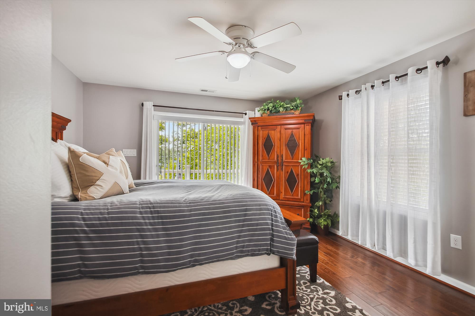 CARROLLTON MANOR - Residential Lease