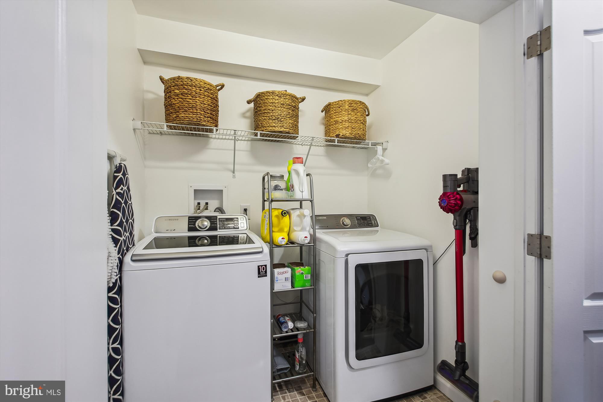 CARROLLTON MANOR - Residential Lease