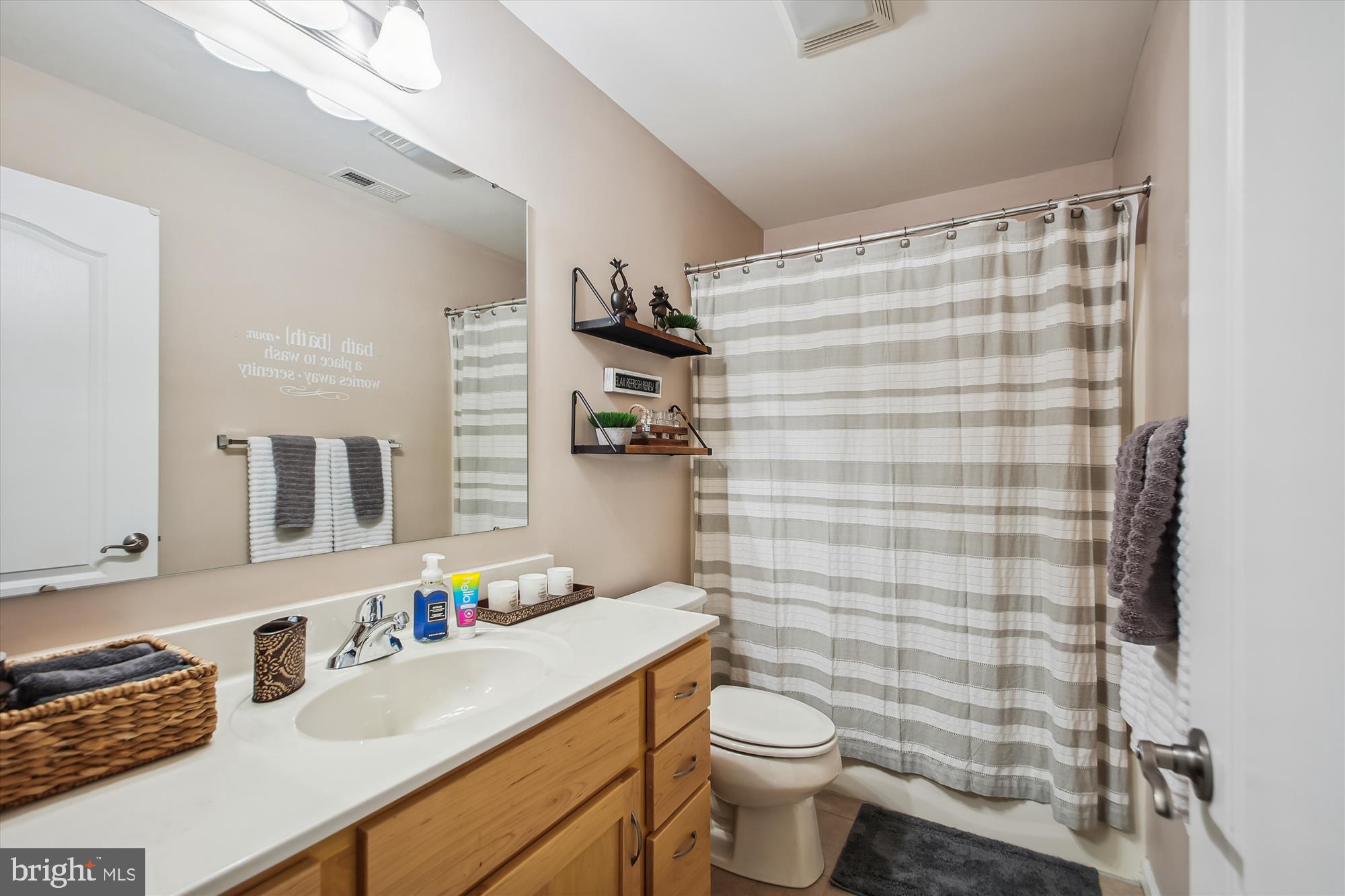 CARROLLTON MANOR - Residential Lease