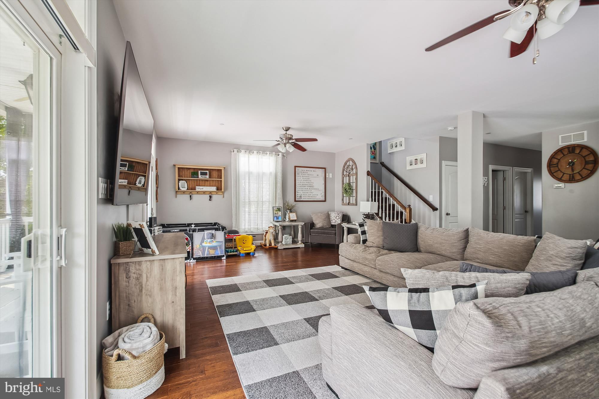 CARROLLTON MANOR - Residential Lease