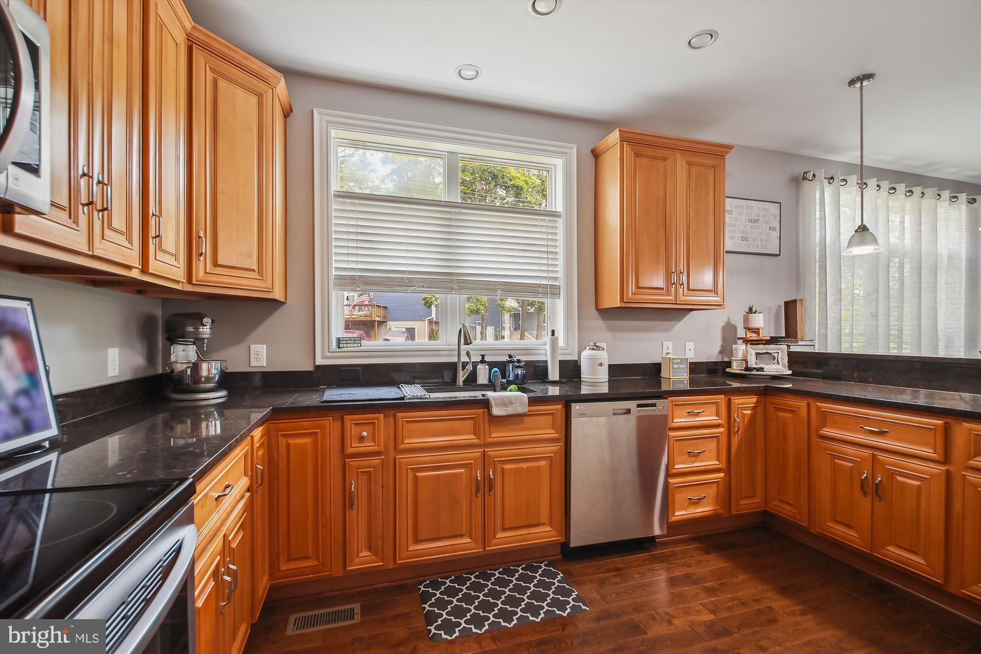 CARROLLTON MANOR - Residential Lease