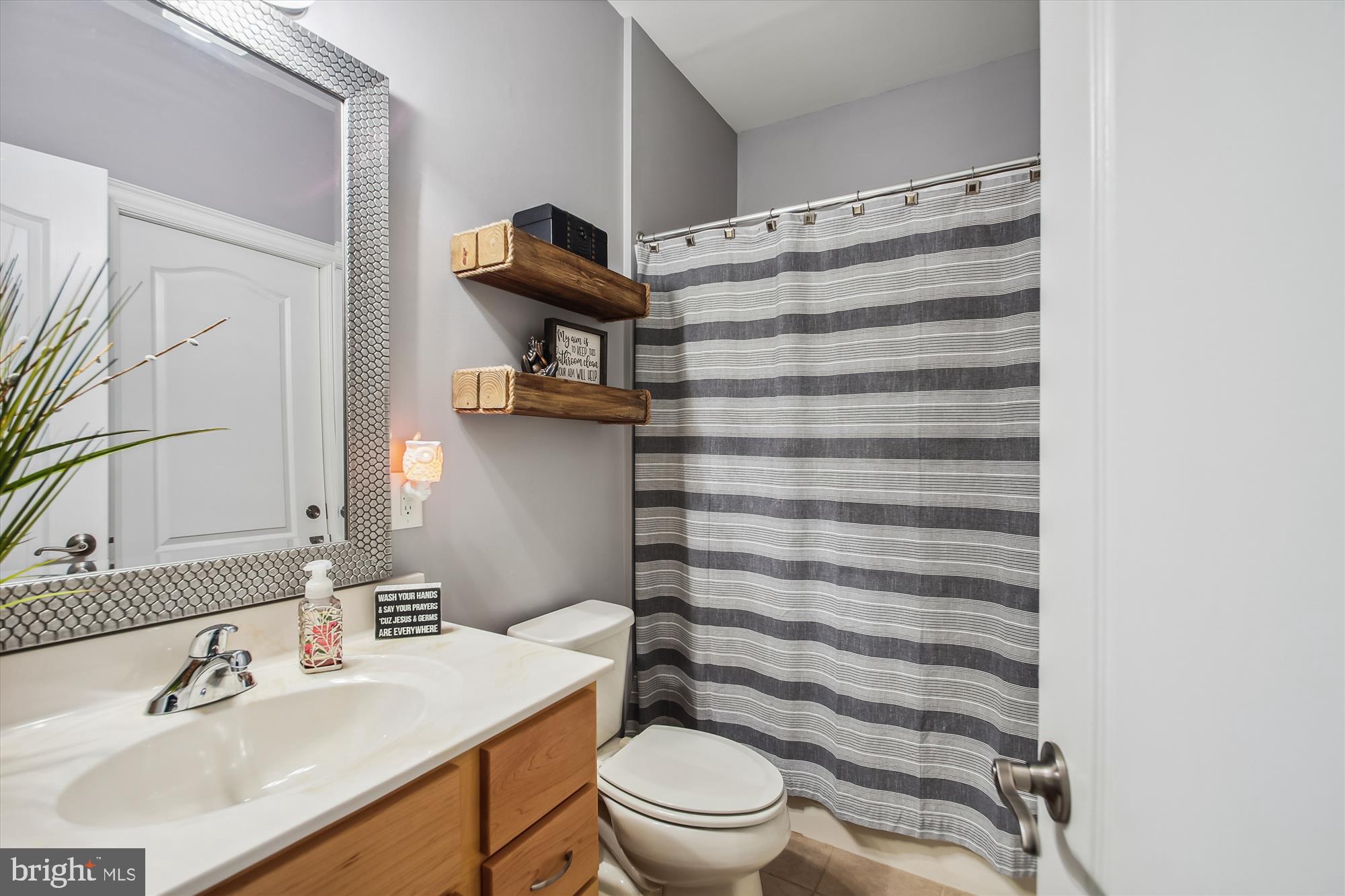 CARROLLTON MANOR - Residential Lease