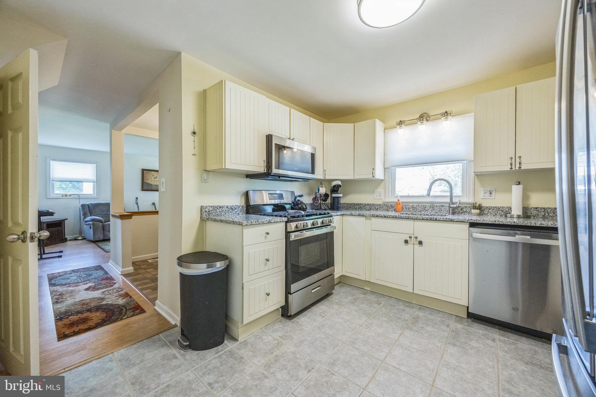 1515 BEVERLY TERRACE
