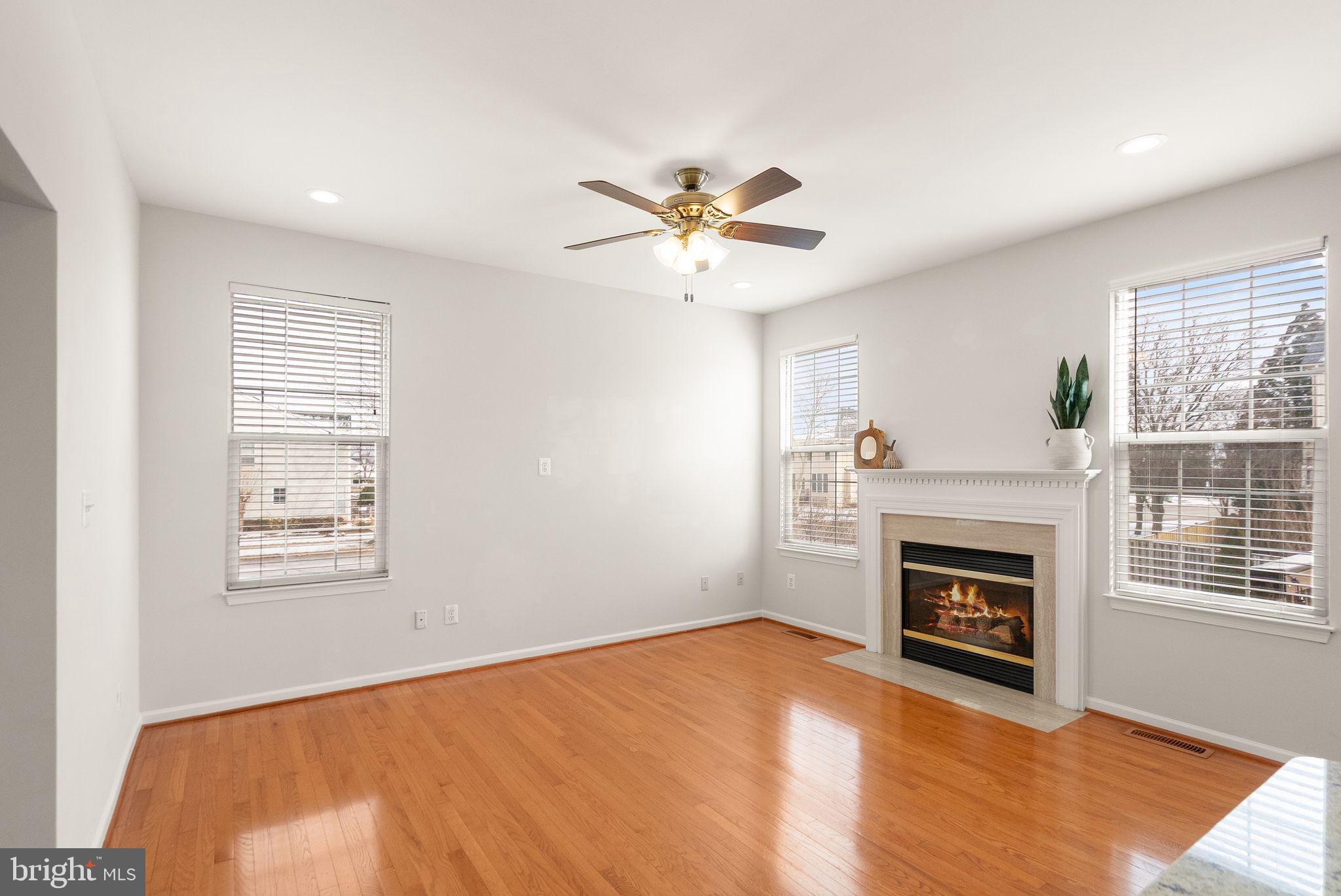 SOUTH RIDING - Residential