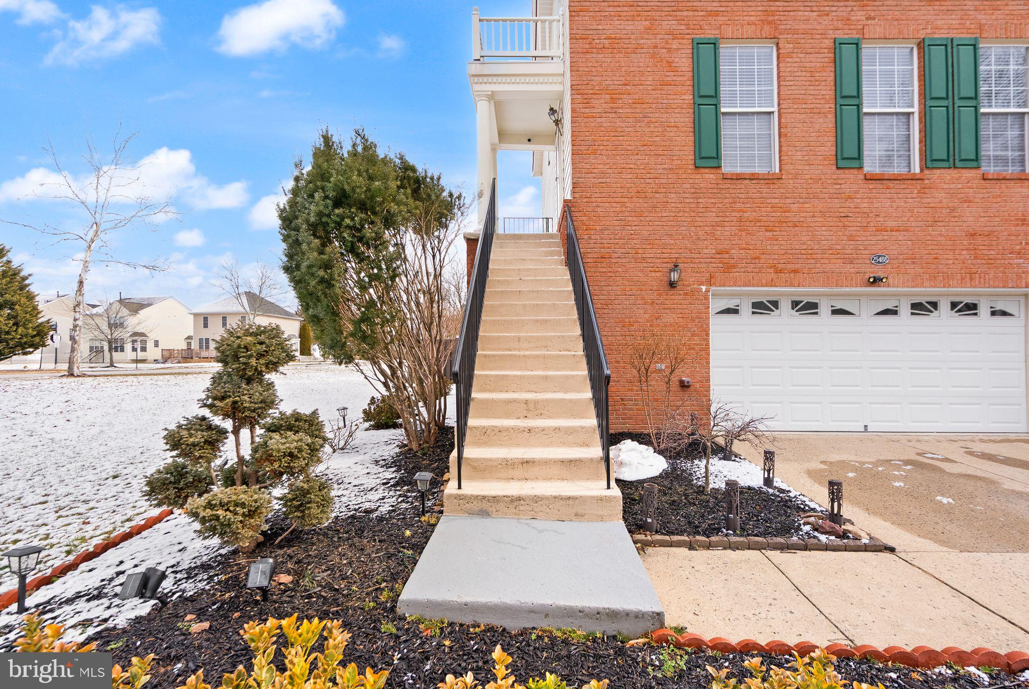 SOUTH RIDING - Residential