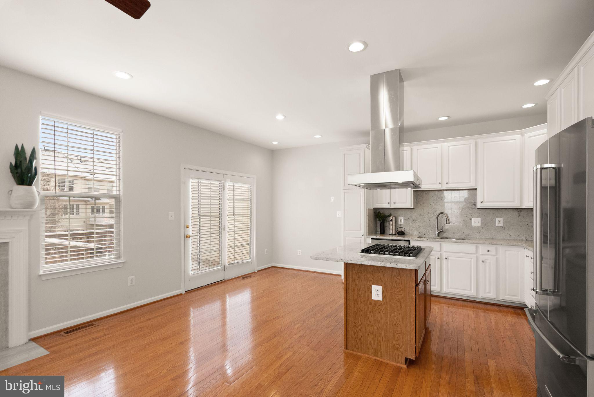 SOUTH RIDING - Residential