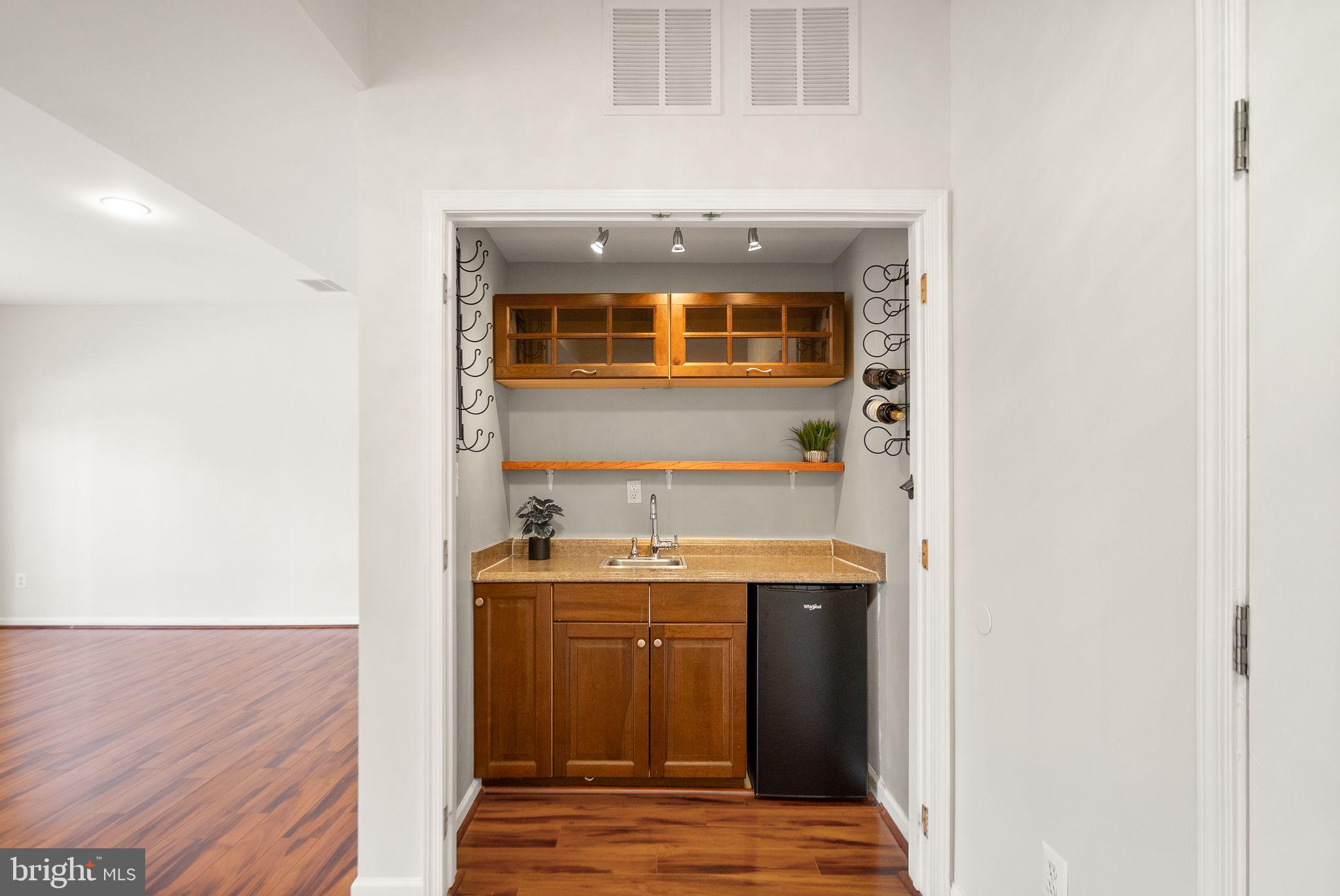 SOUTH RIDING - Residential