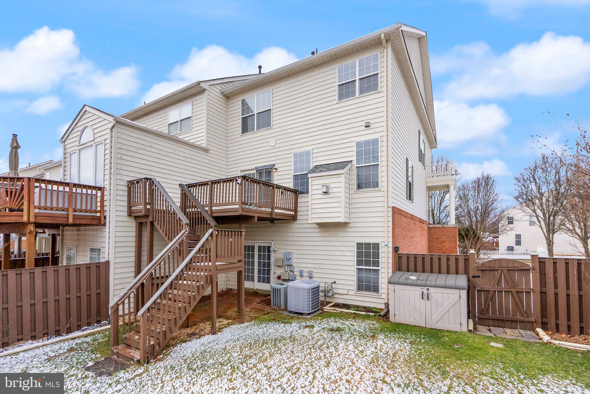 SOUTH RIDING - Residential