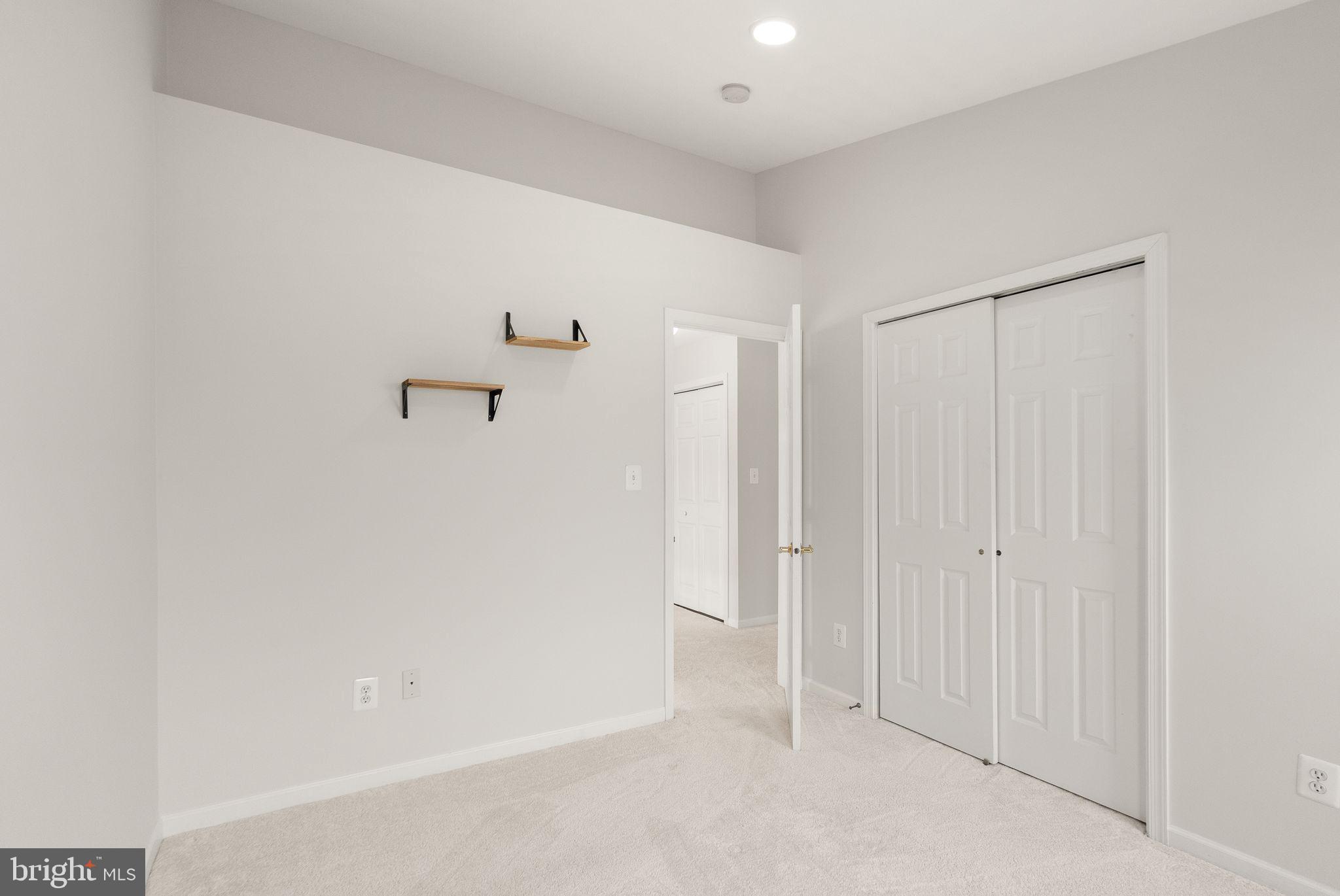 SOUTH RIDING - Residential