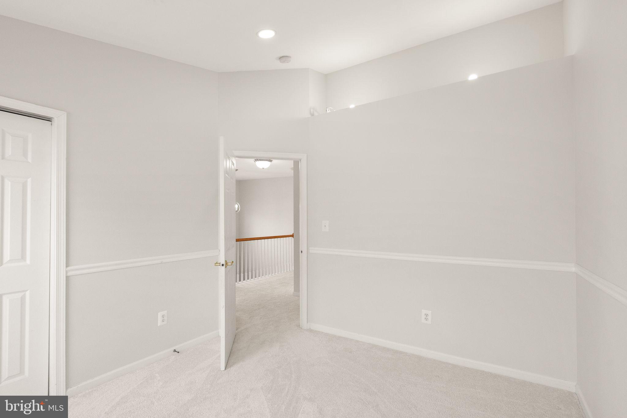 SOUTH RIDING - Residential