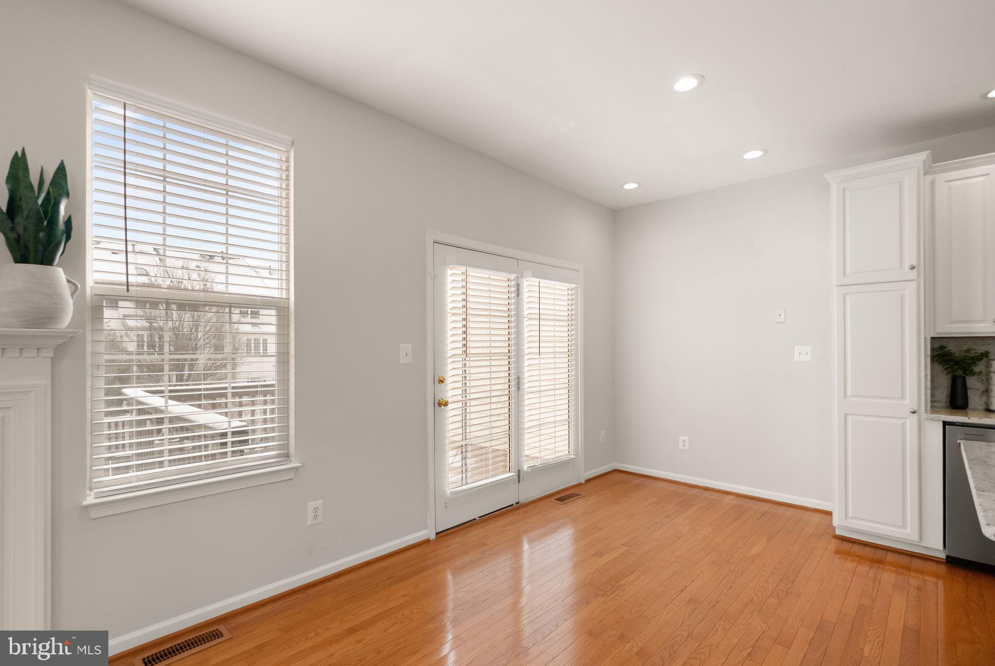 SOUTH RIDING - Residential