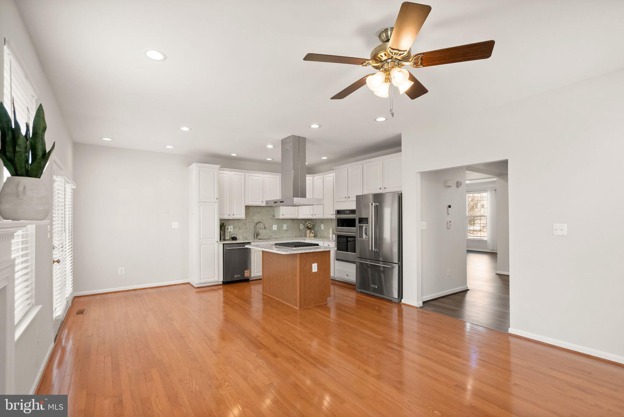 SOUTH RIDING - Residential