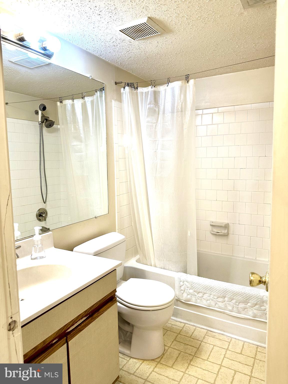 FOX CHAPEL AT TUDOR KNOLLS - Residential