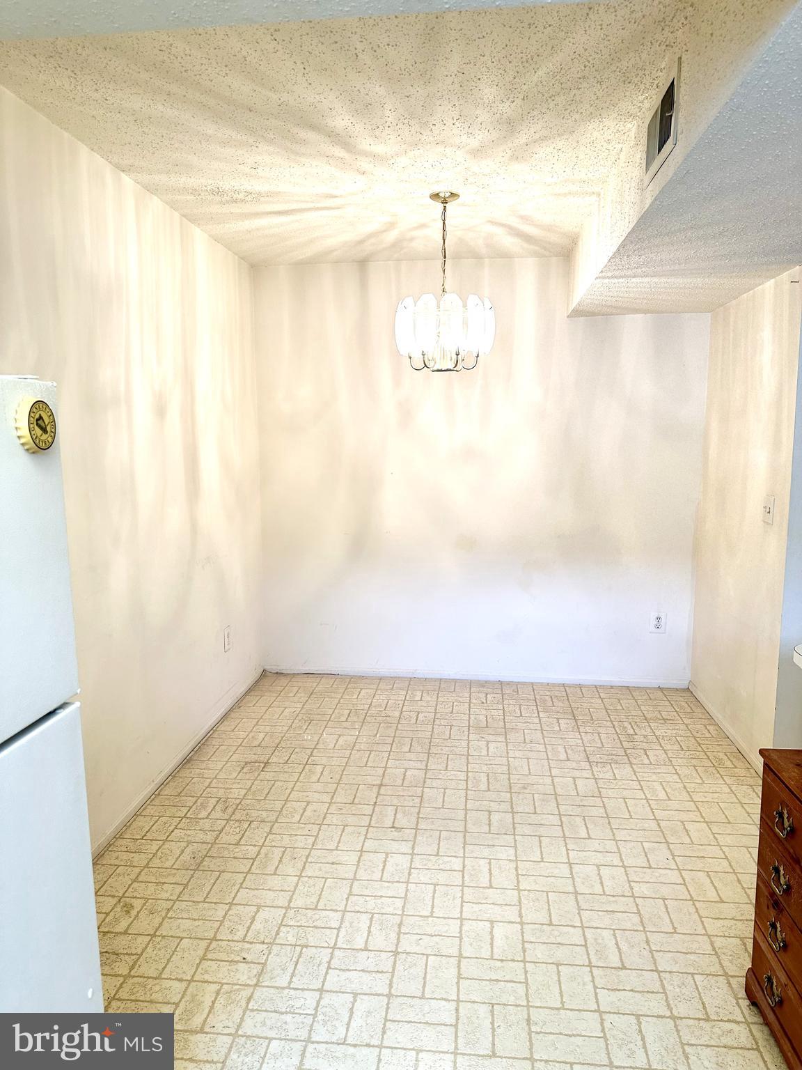 FOX CHAPEL AT TUDOR KNOLLS - Residential