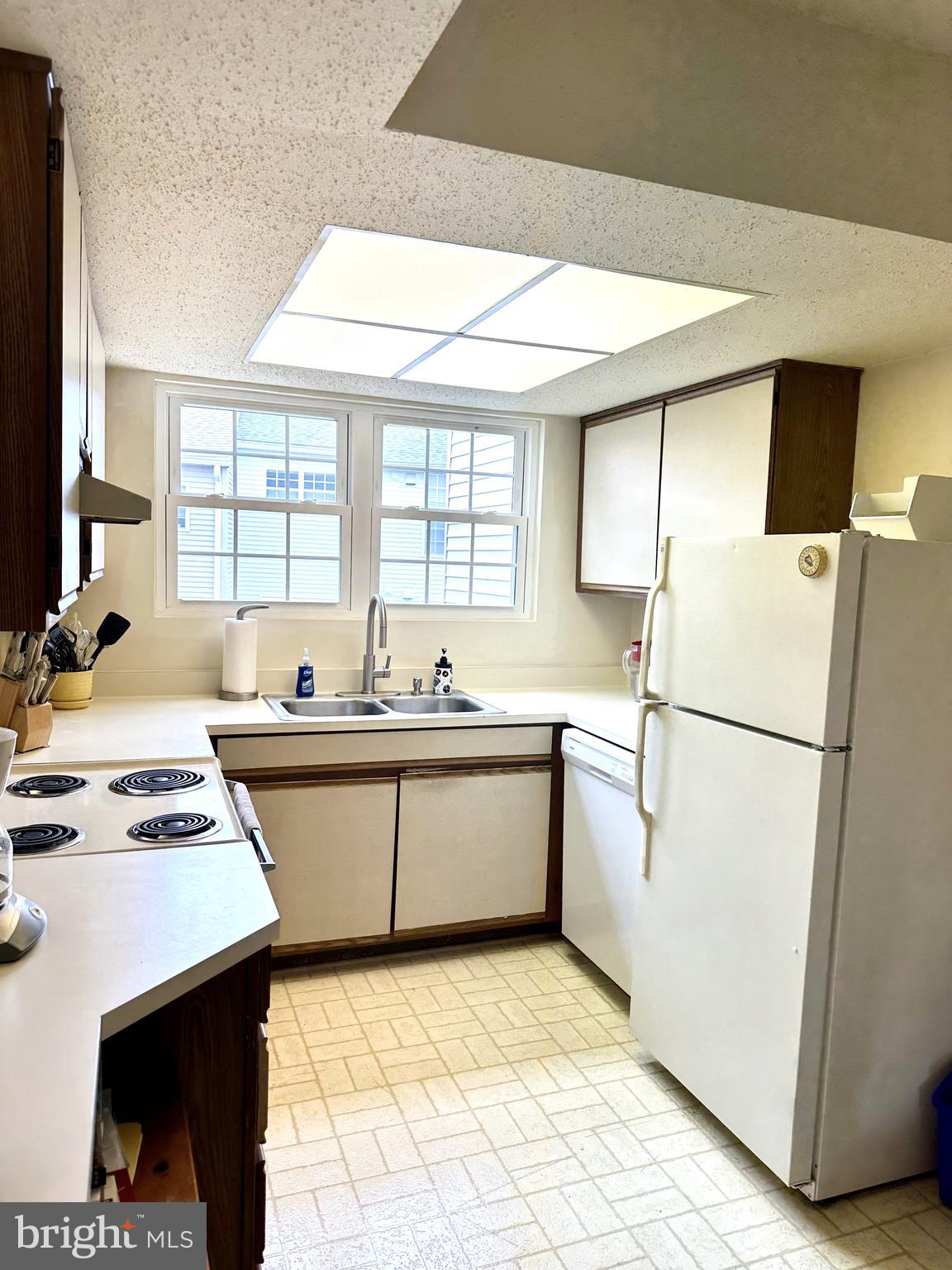 FOX CHAPEL AT TUDOR KNOLLS - Residential