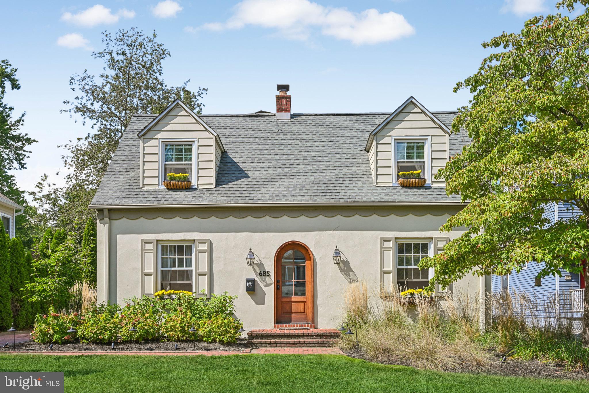 685 MAPLE AVENUE