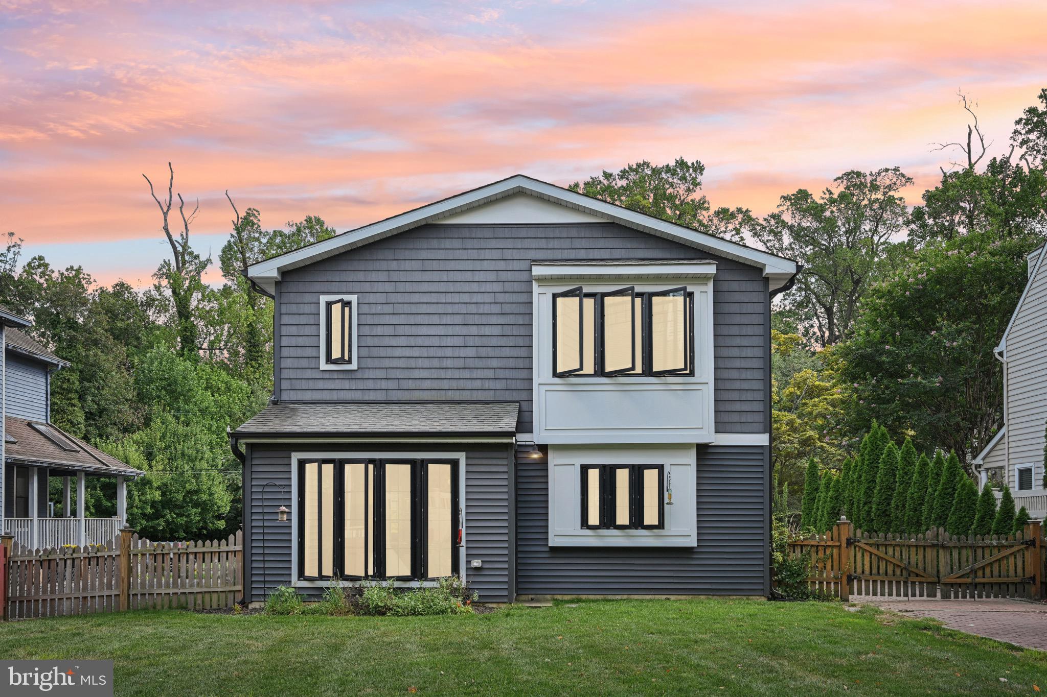 685 MAPLE AVENUE