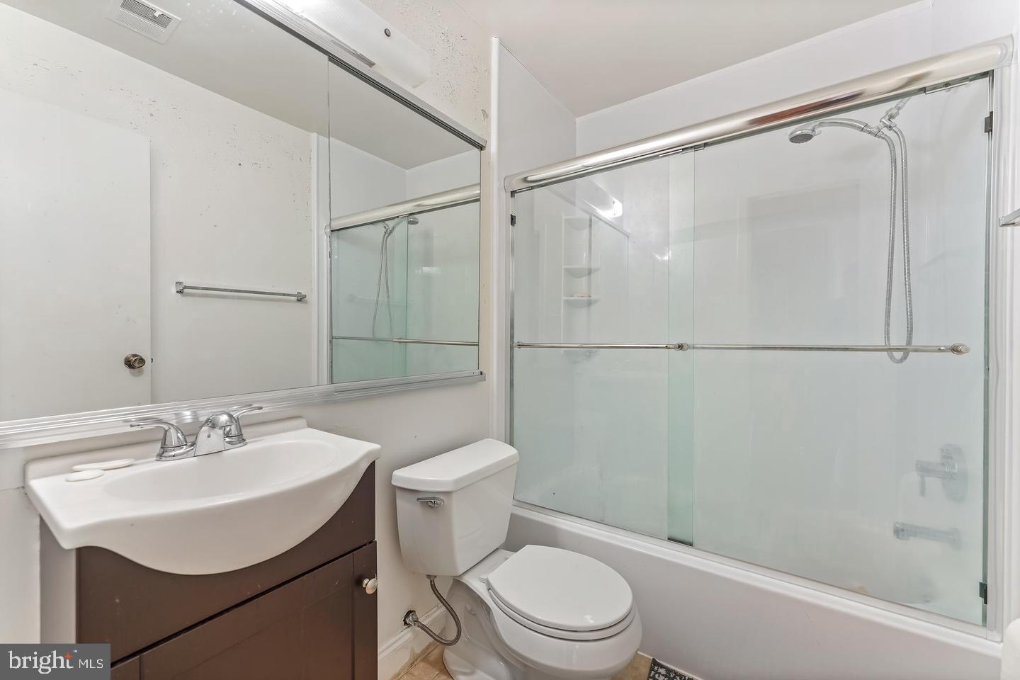 ROXBOROUGH - Residential Lease