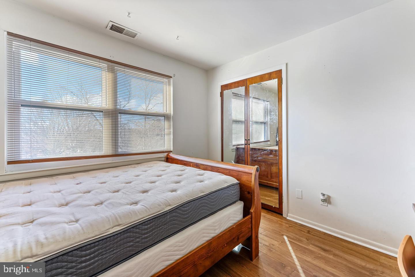 ROXBOROUGH - Residential Lease