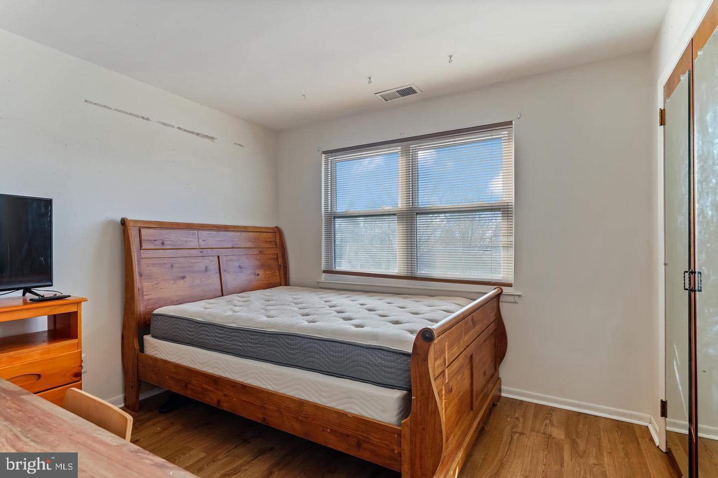 ROXBOROUGH - Residential Lease