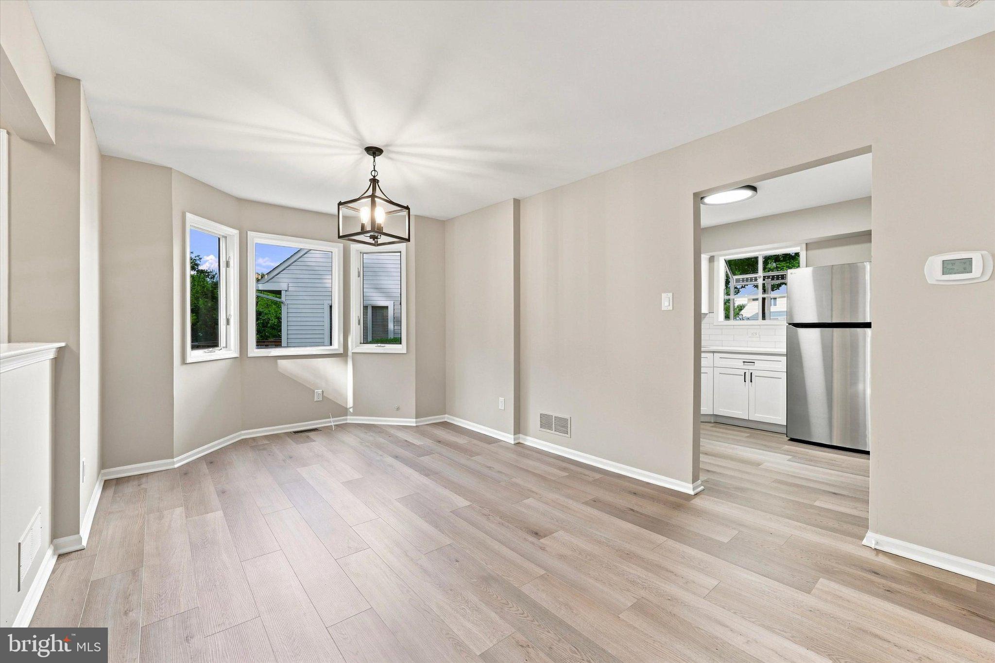 121 W THOMAS COURT 121