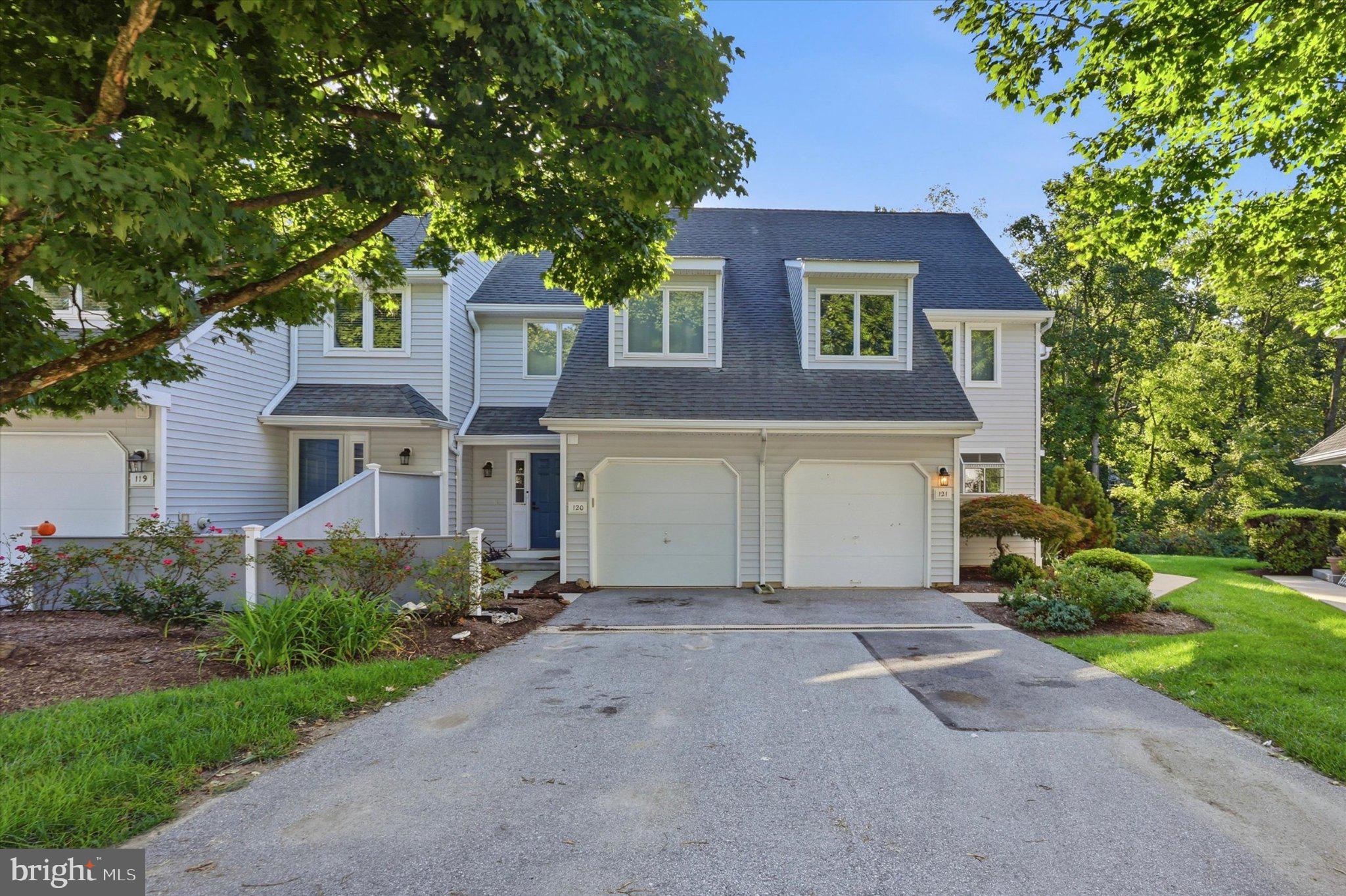 121 W THOMAS COURT 121