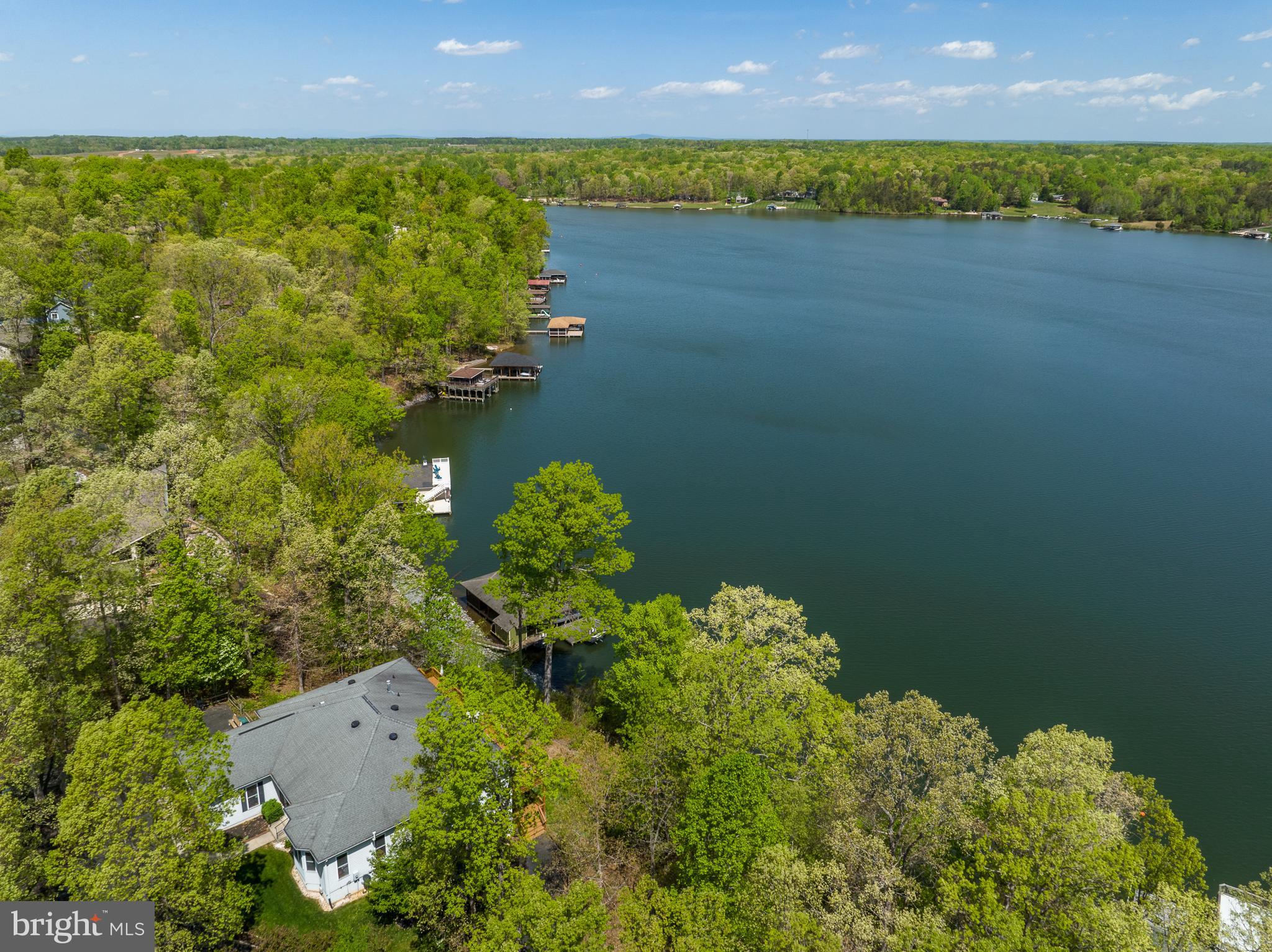 FRESHWATER ESTATES - Residential