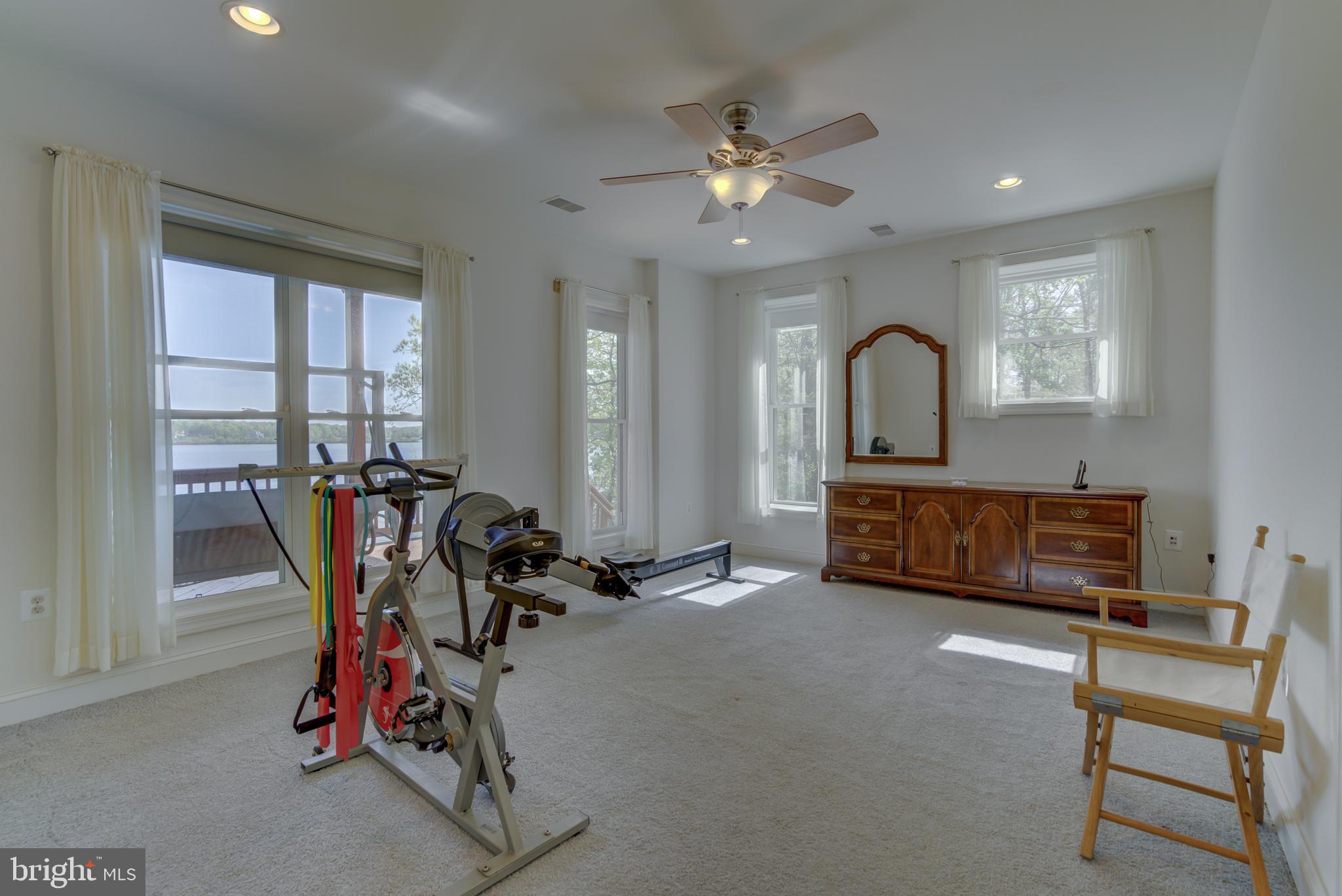 FRESHWATER ESTATES - Residential