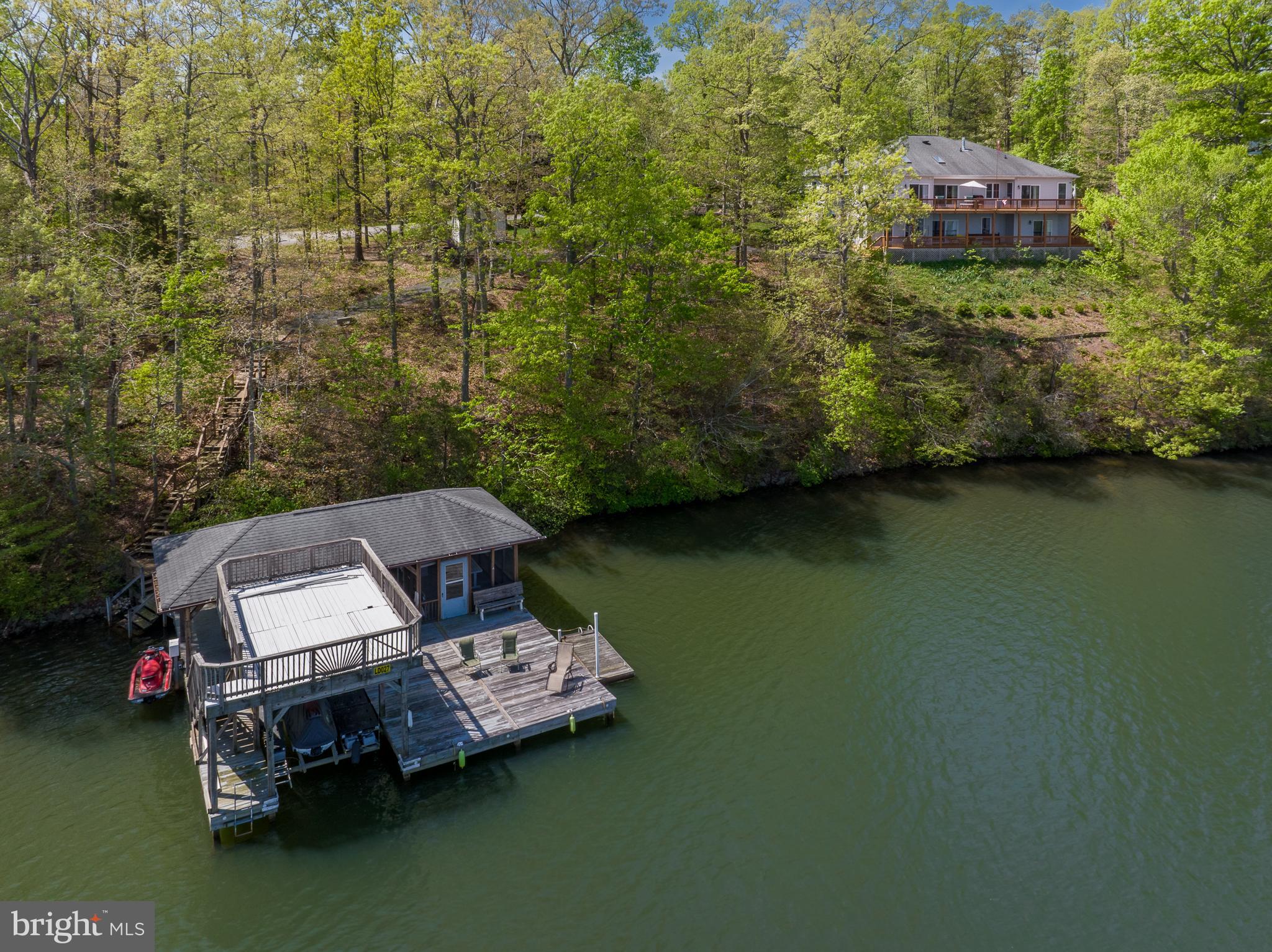 FRESHWATER ESTATES - Residential