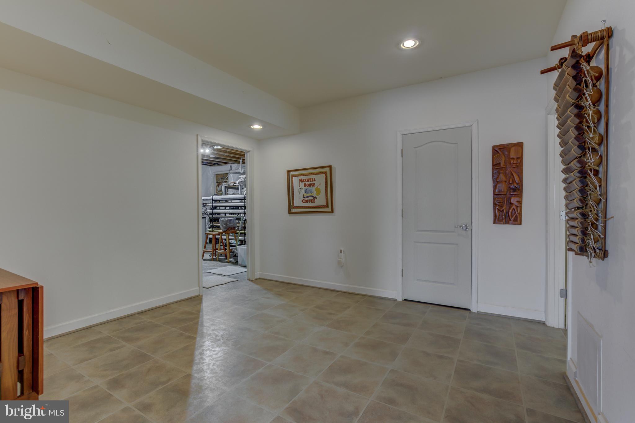 FRESHWATER ESTATES - Residential