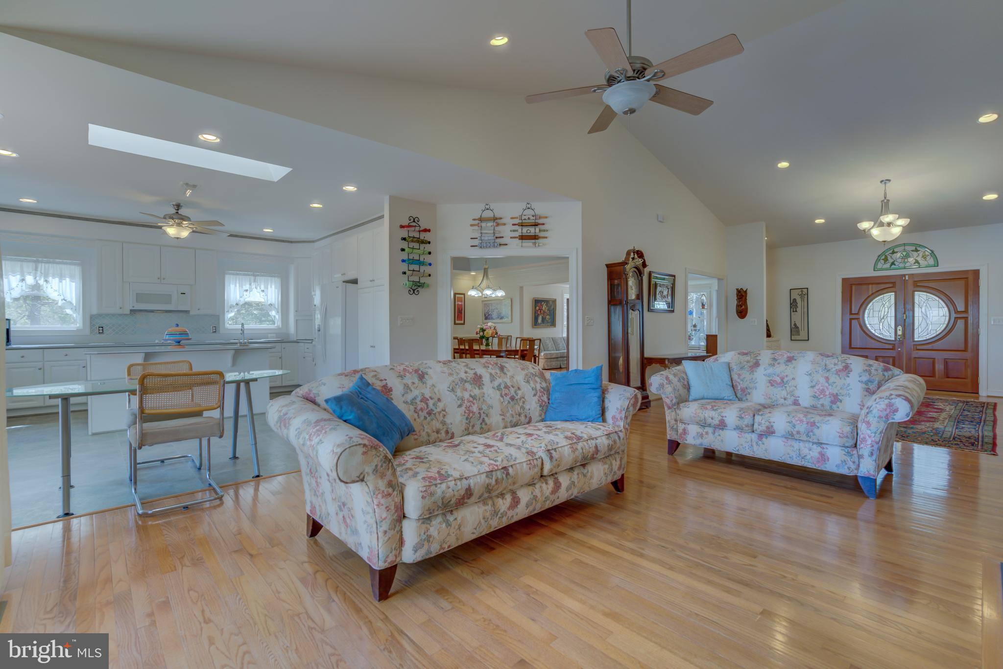 FRESHWATER ESTATES - Residential