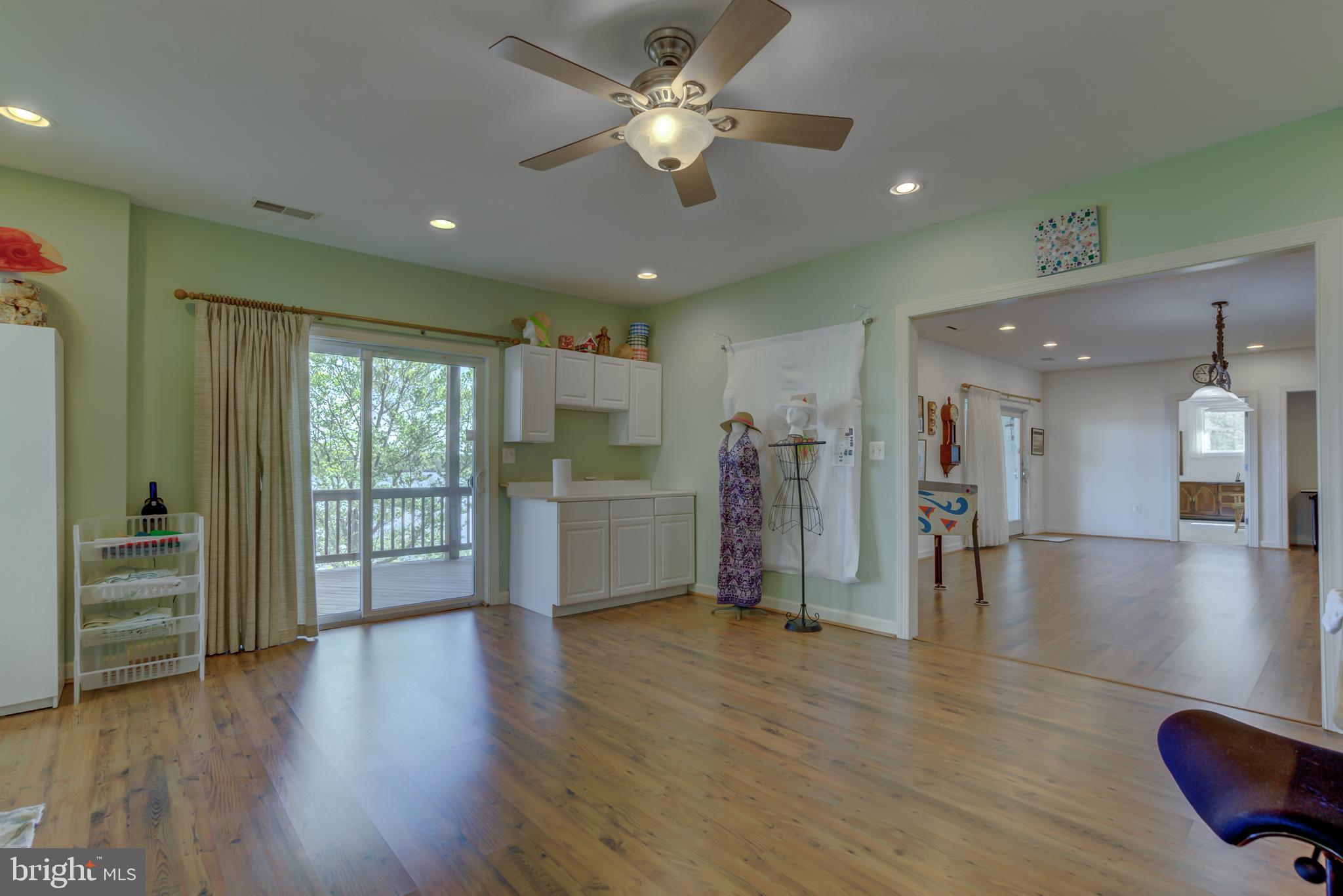 FRESHWATER ESTATES - Residential